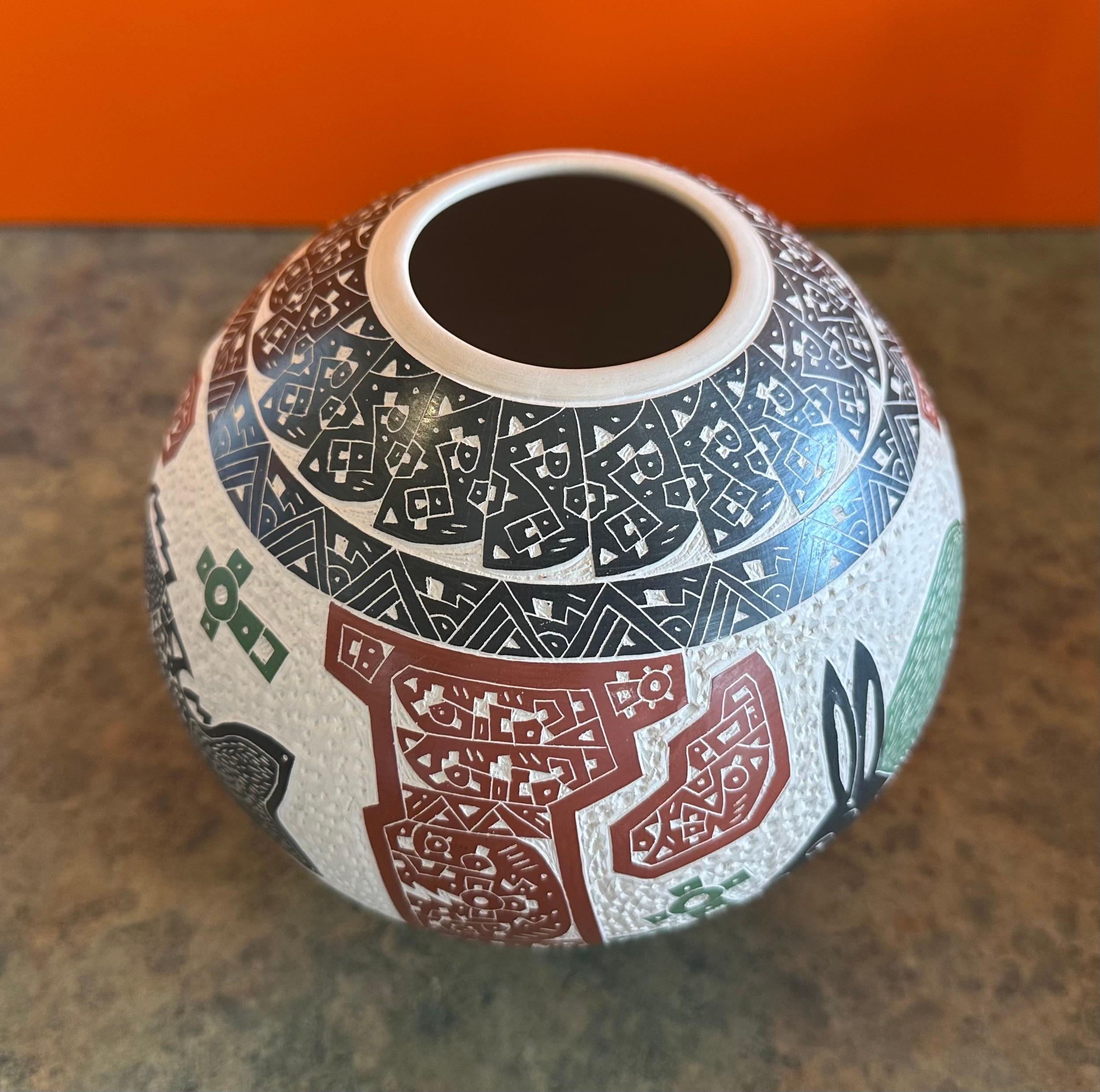 Bellissimo vaso di arte popolare messicana Mata Ortiz Pottery di Juan Carlos V. Rodriquez in vendita 3