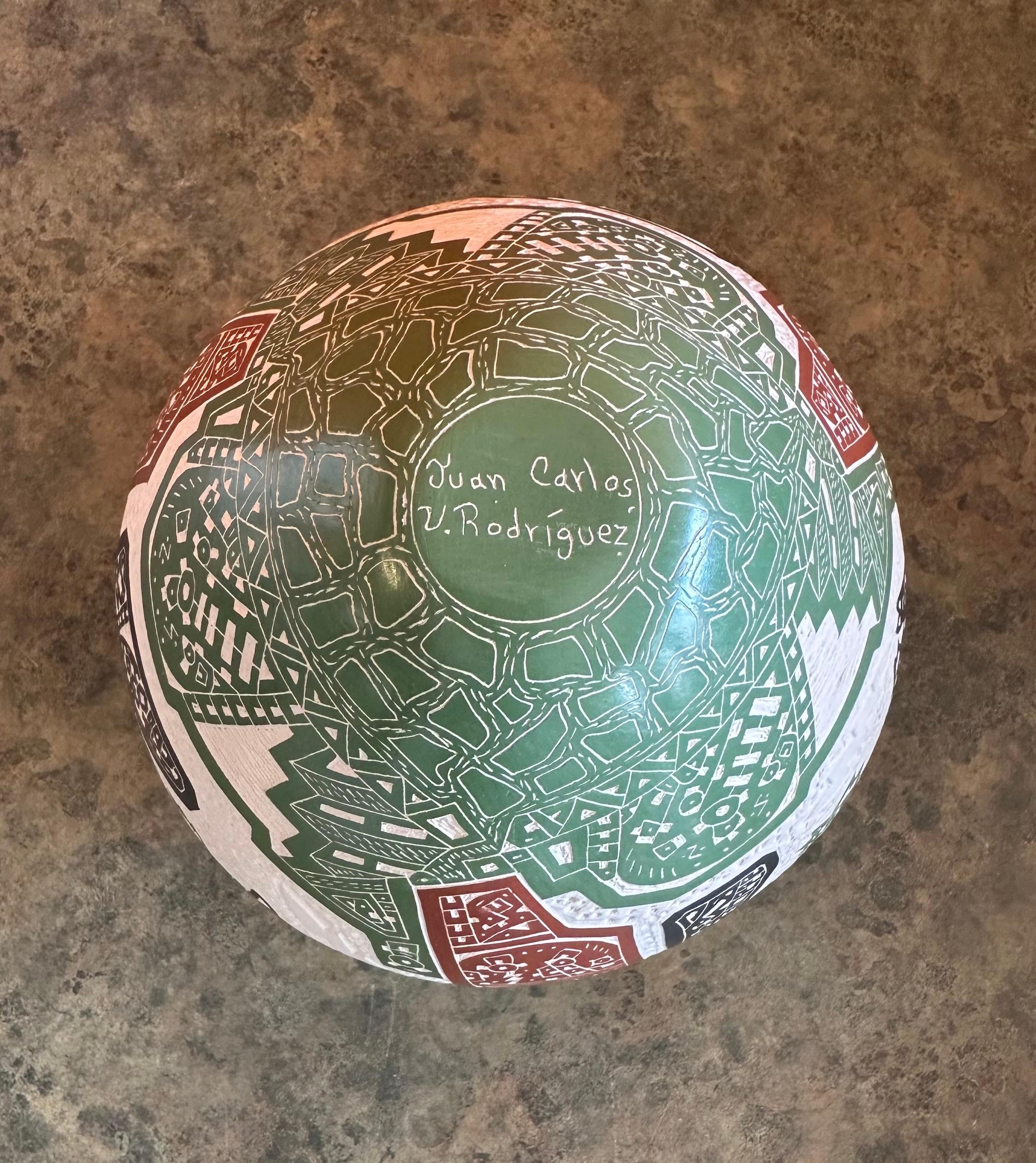 Bellissimo vaso di arte popolare messicana Mata Ortiz Pottery di Juan Carlos V. Rodriquez in vendita 9