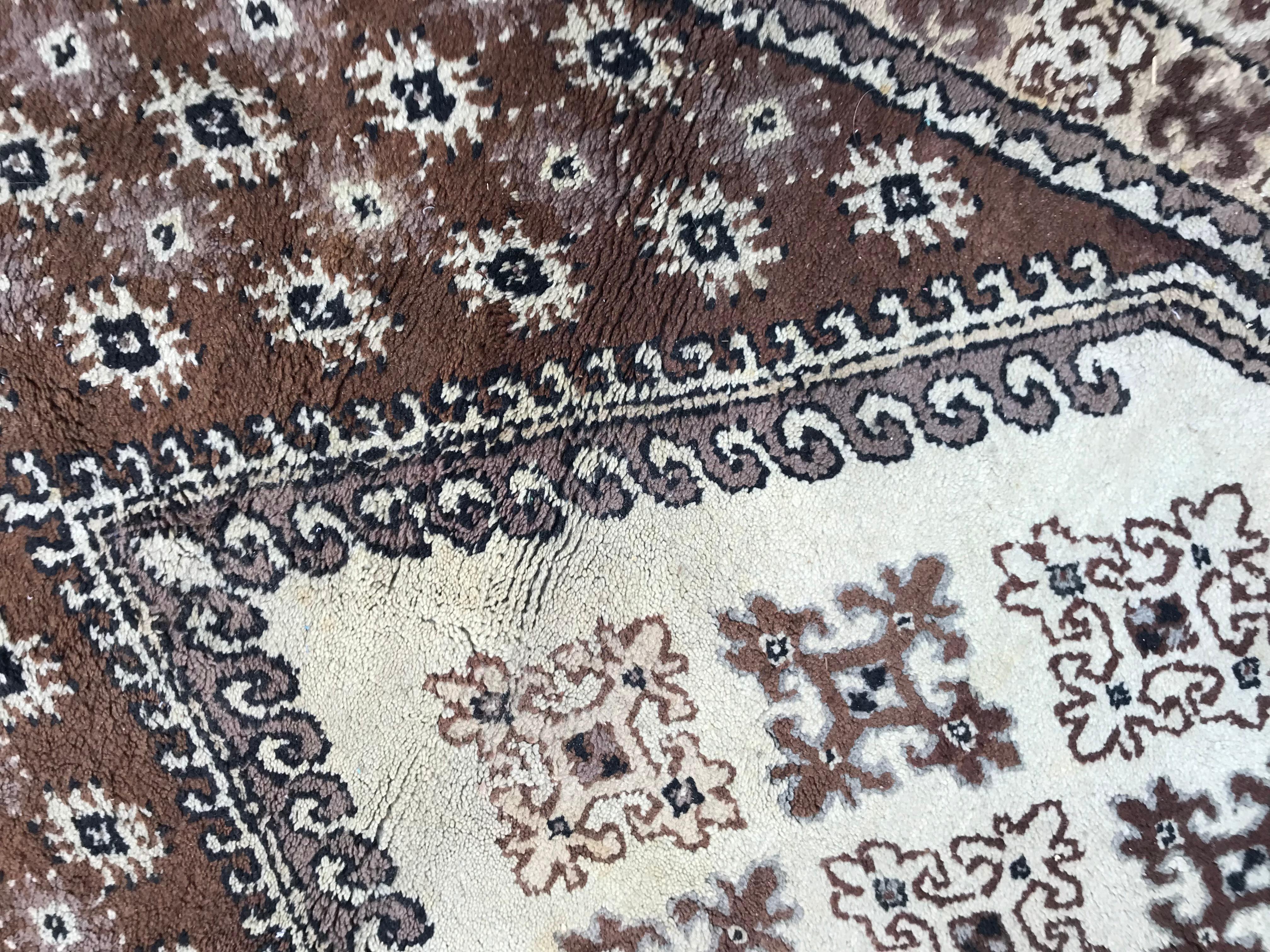 Magnifique tapis marocain tribal du milieu du 20e siècle en vente 2