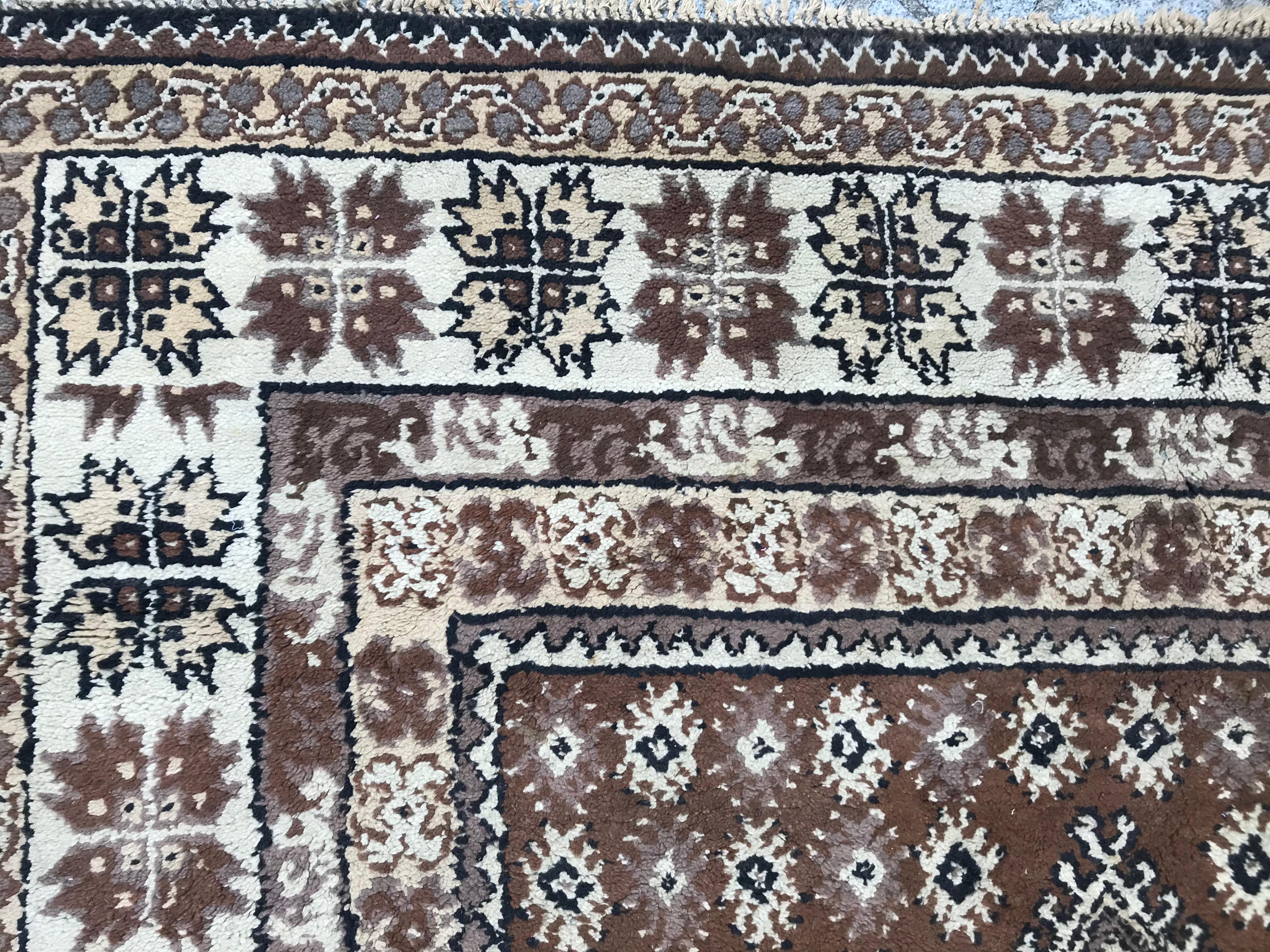 Magnifique tapis marocain tribal du milieu du 20e siècle en vente 3
