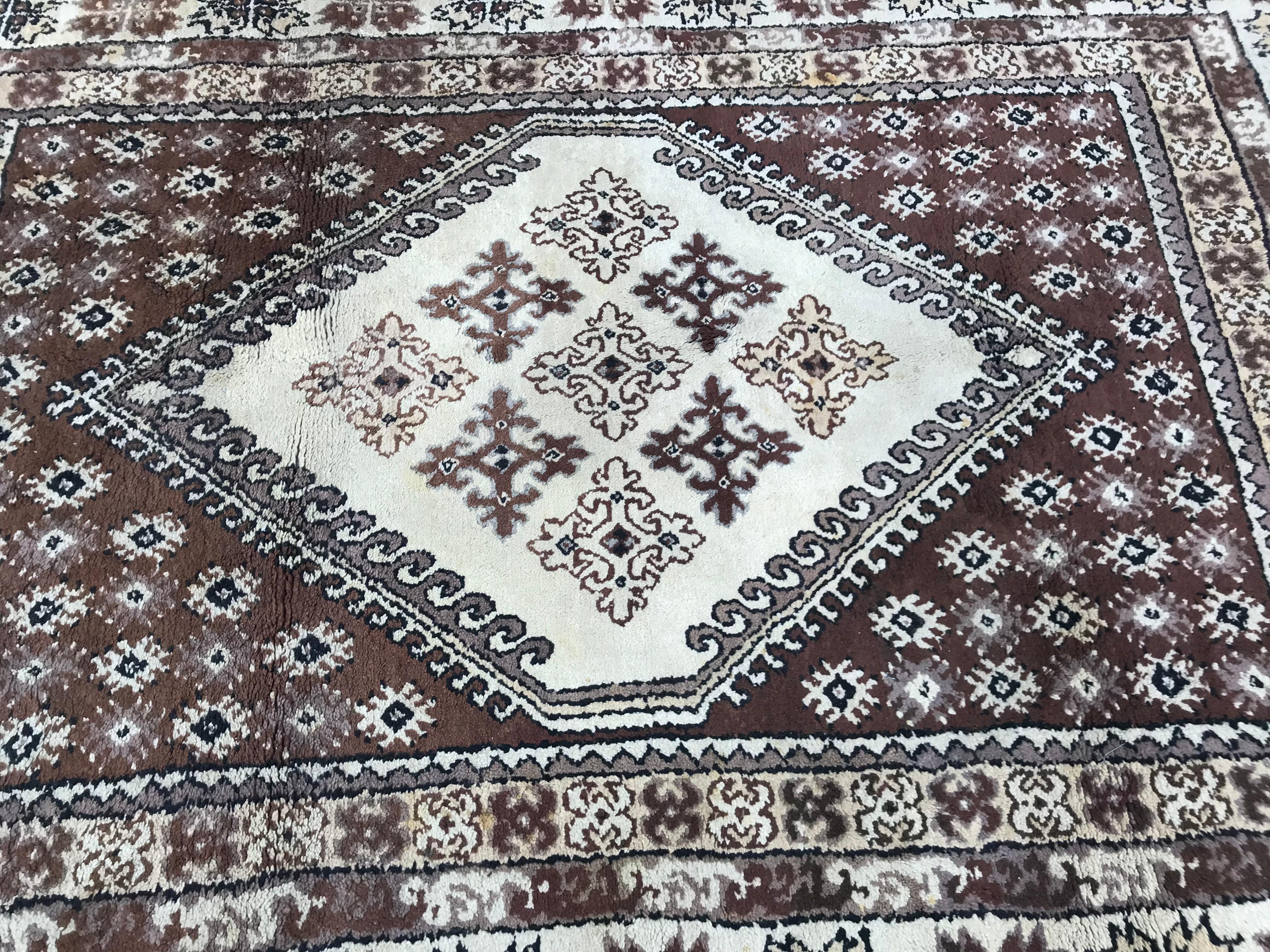 Magnifique tapis marocain tribal du milieu du 20e siècle en vente 4