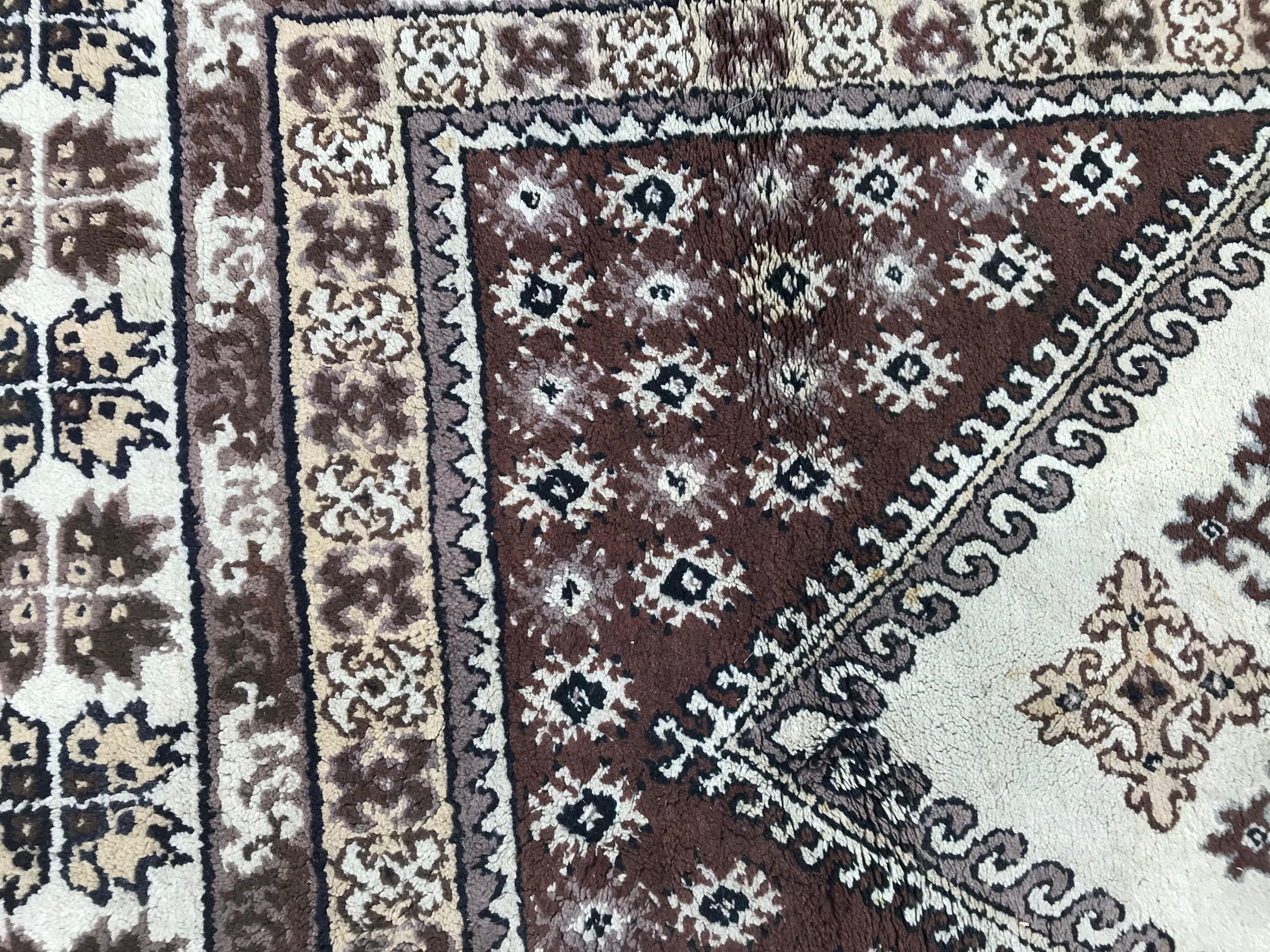 Tribal Magnifique tapis marocain tribal du milieu du 20e siècle en vente