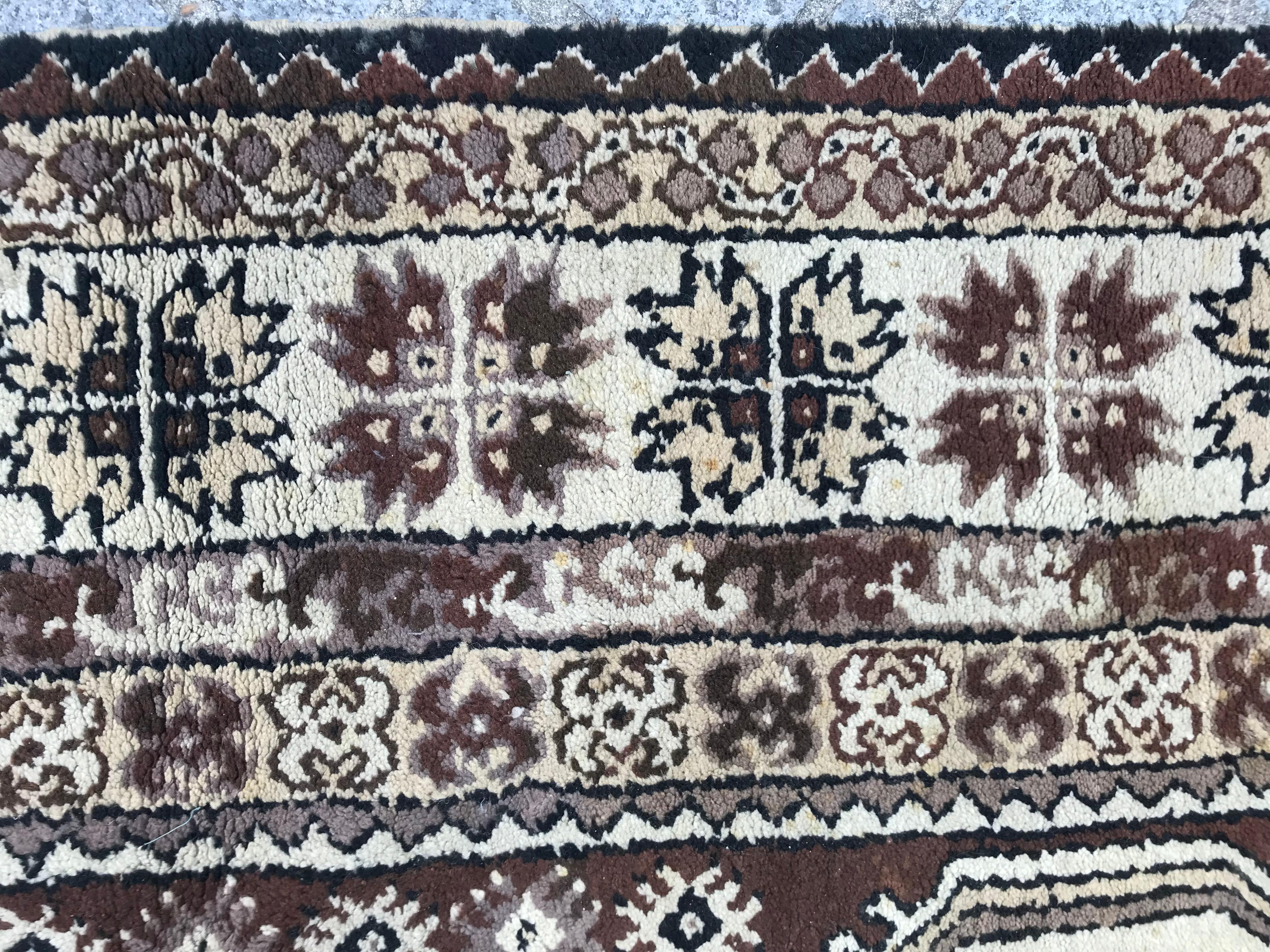 Magnifique tapis marocain tribal du milieu du 20e siècle Bon état - En vente à Saint Ouen, FR