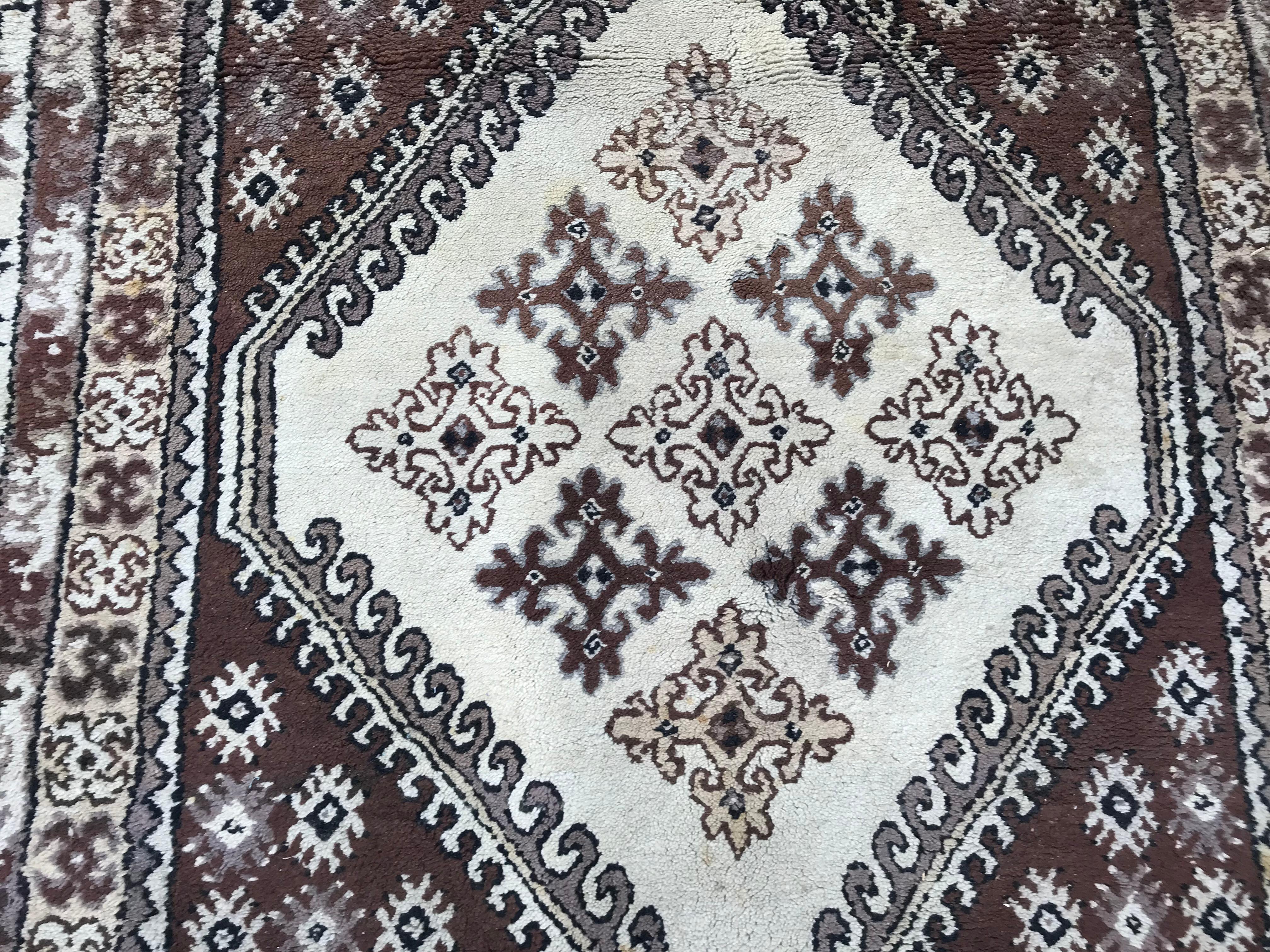 Magnifique tapis marocain tribal du milieu du 20e siècle en vente 1