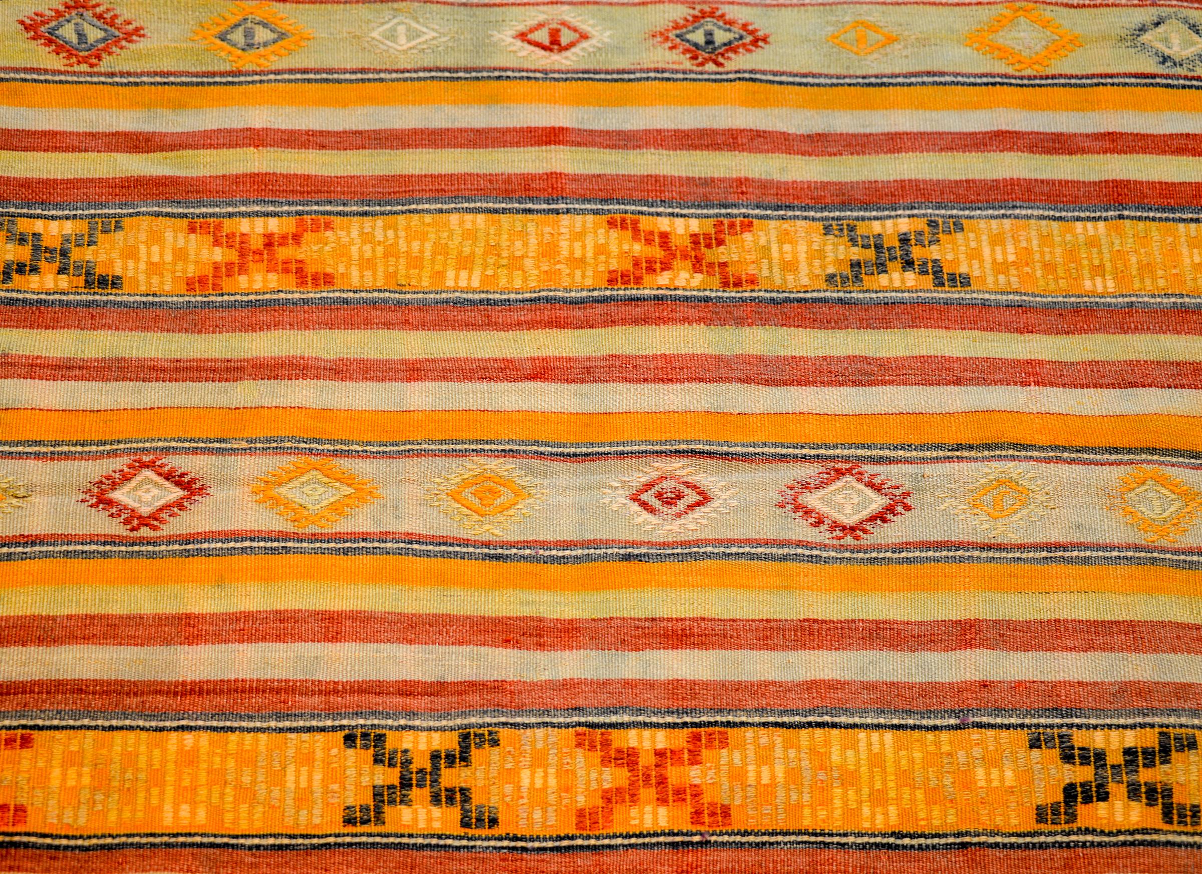 Beautiful Mid-20th Century Turkish Kilim Rug For Sale 1