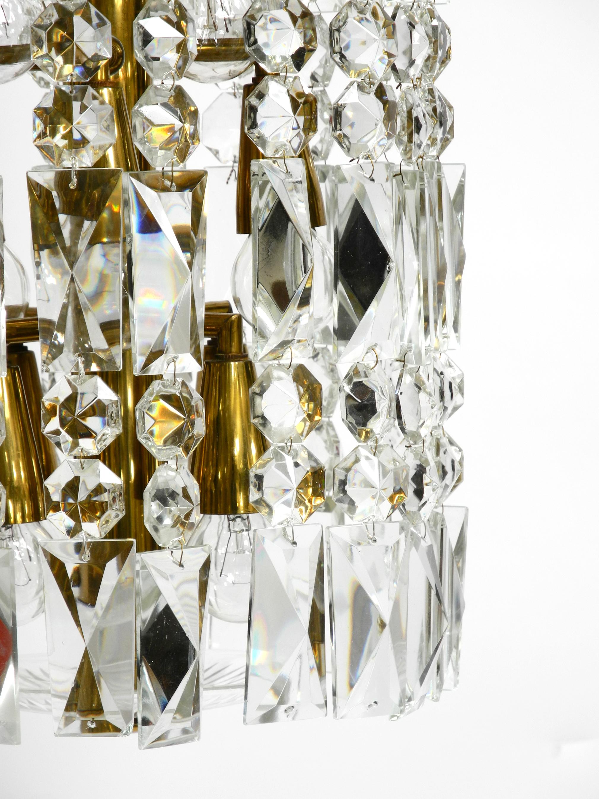 Beautiful Midcentury Brass Crystal Glass Chandelier from Vereinigte Werkstätten For Sale 7