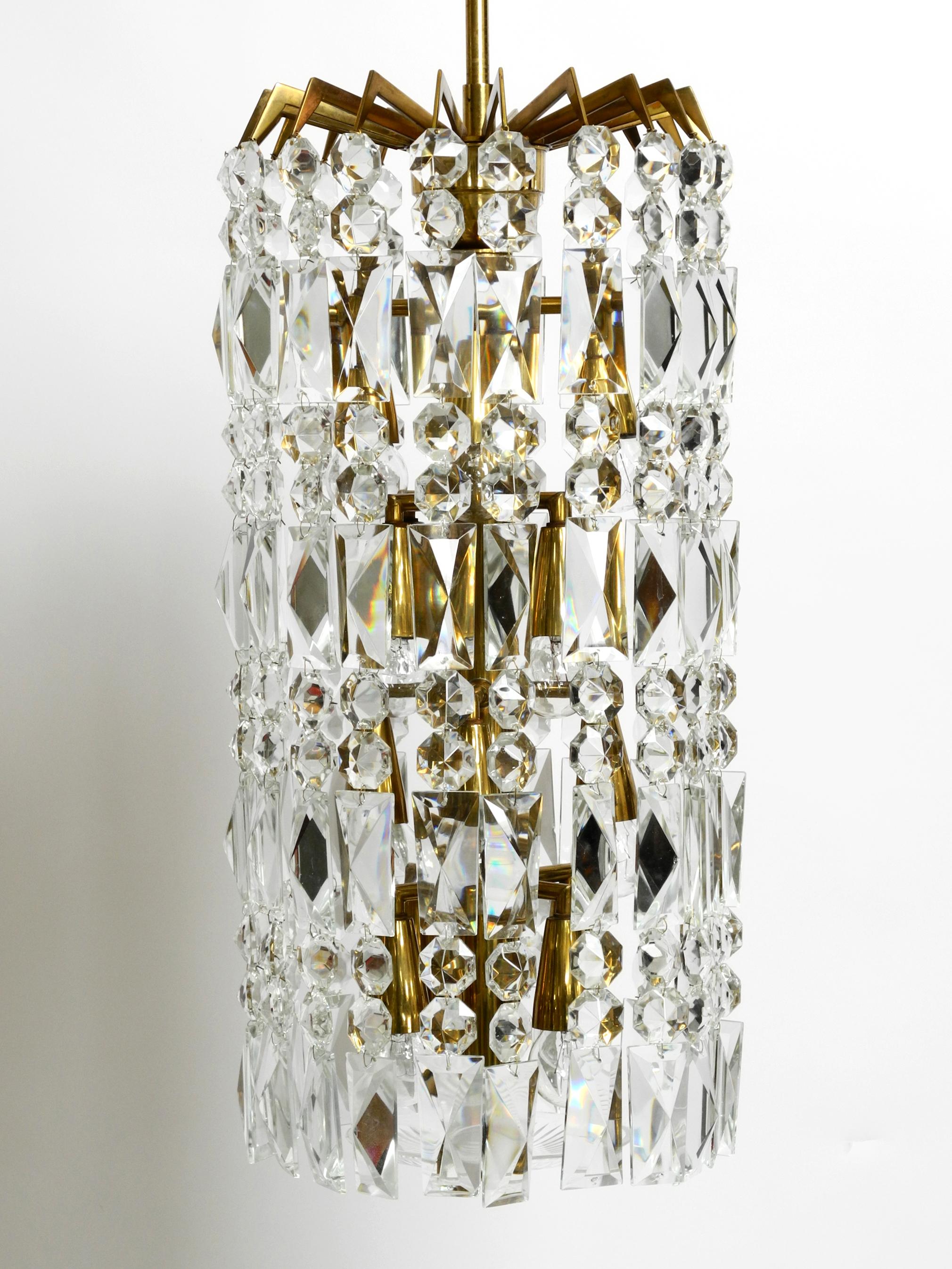 Beautiful Midcentury Brass Crystal Glass Chandelier from Vereinigte Werkstätten For Sale 12