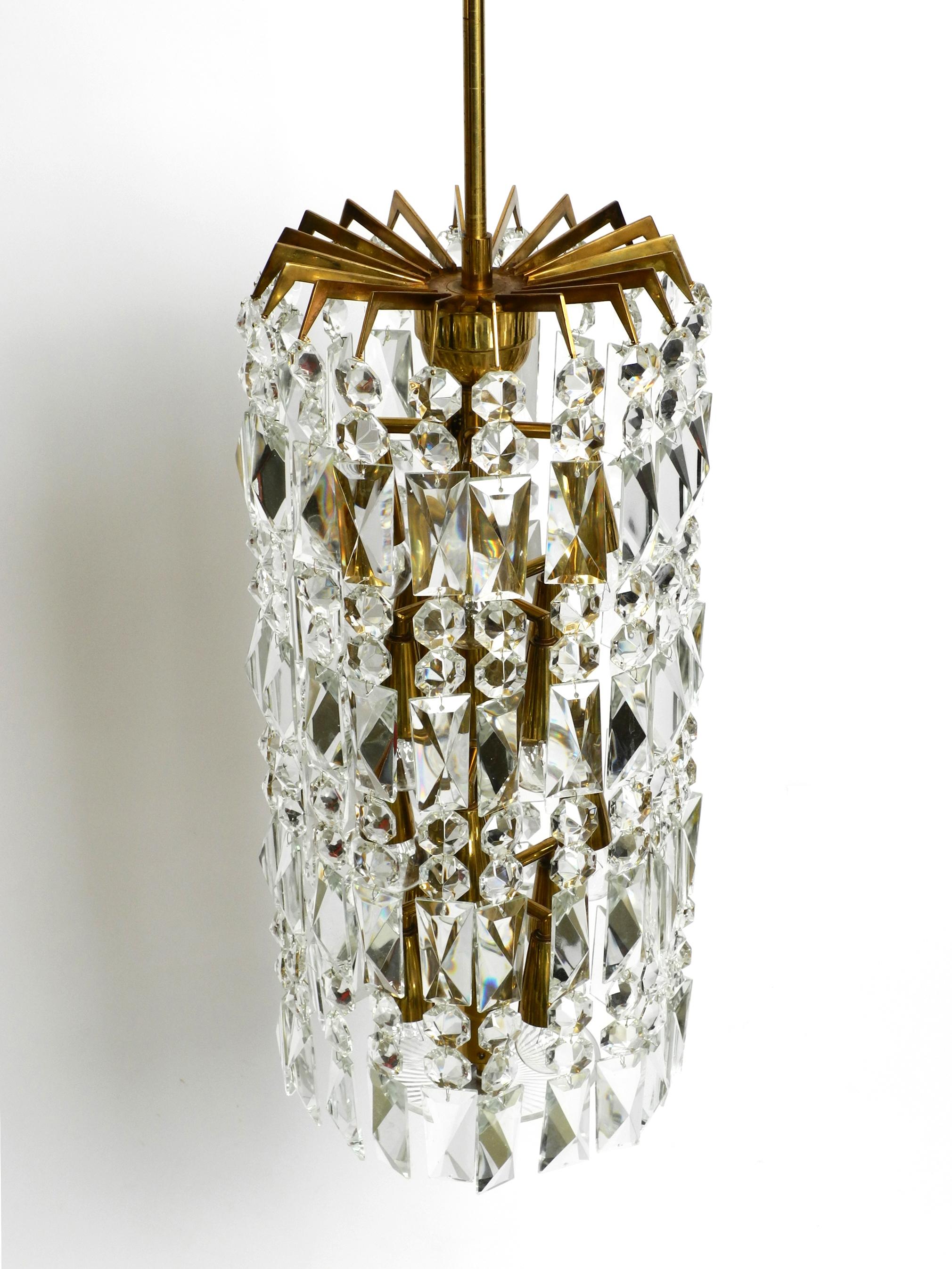 Beautiful Midcentury Brass Crystal Glass Chandelier from Vereinigte Werkstätten For Sale 13