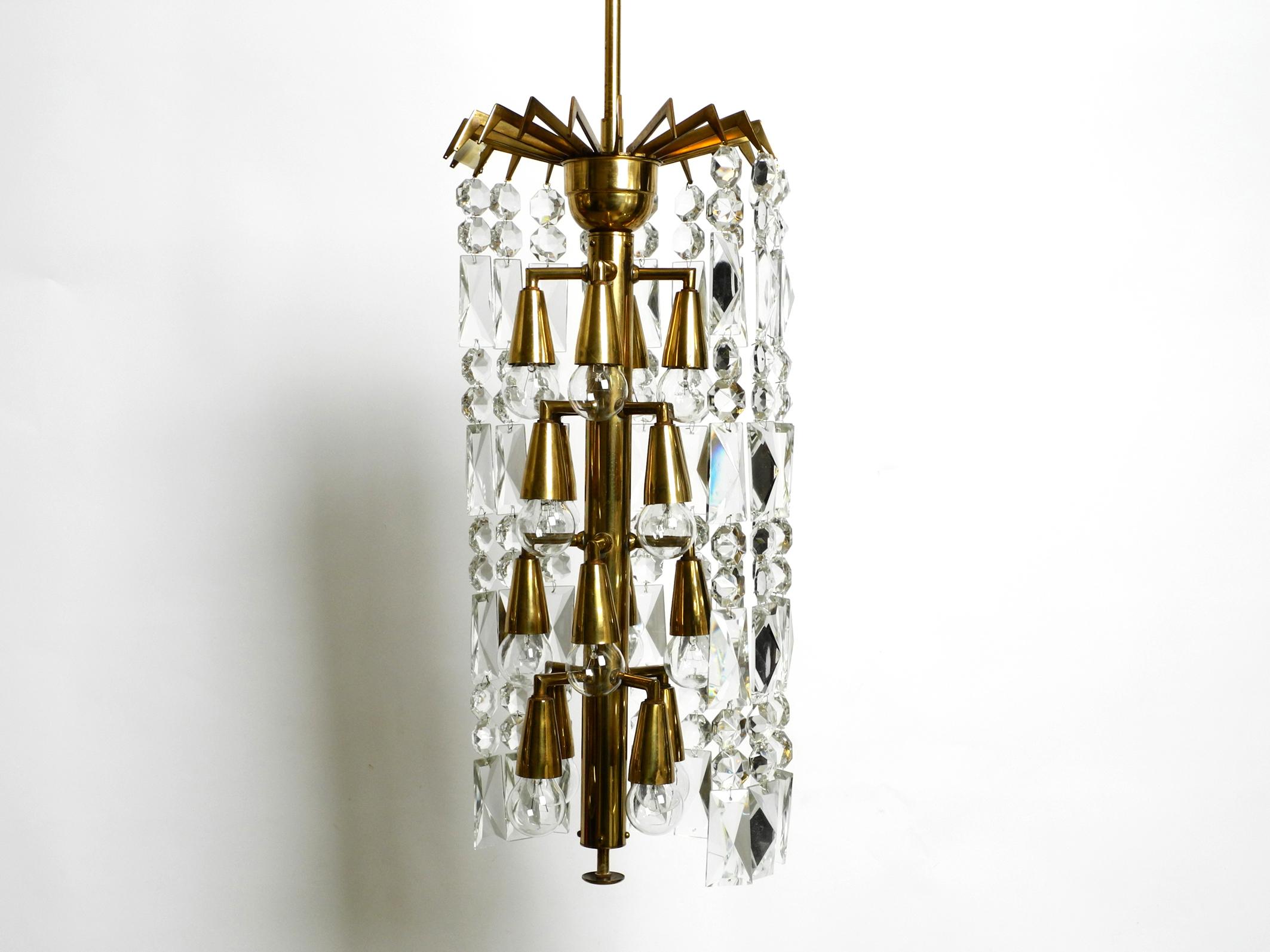 Beautiful Midcentury Brass Crystal Glass Chandelier from Vereinigte Werkstätten For Sale 3