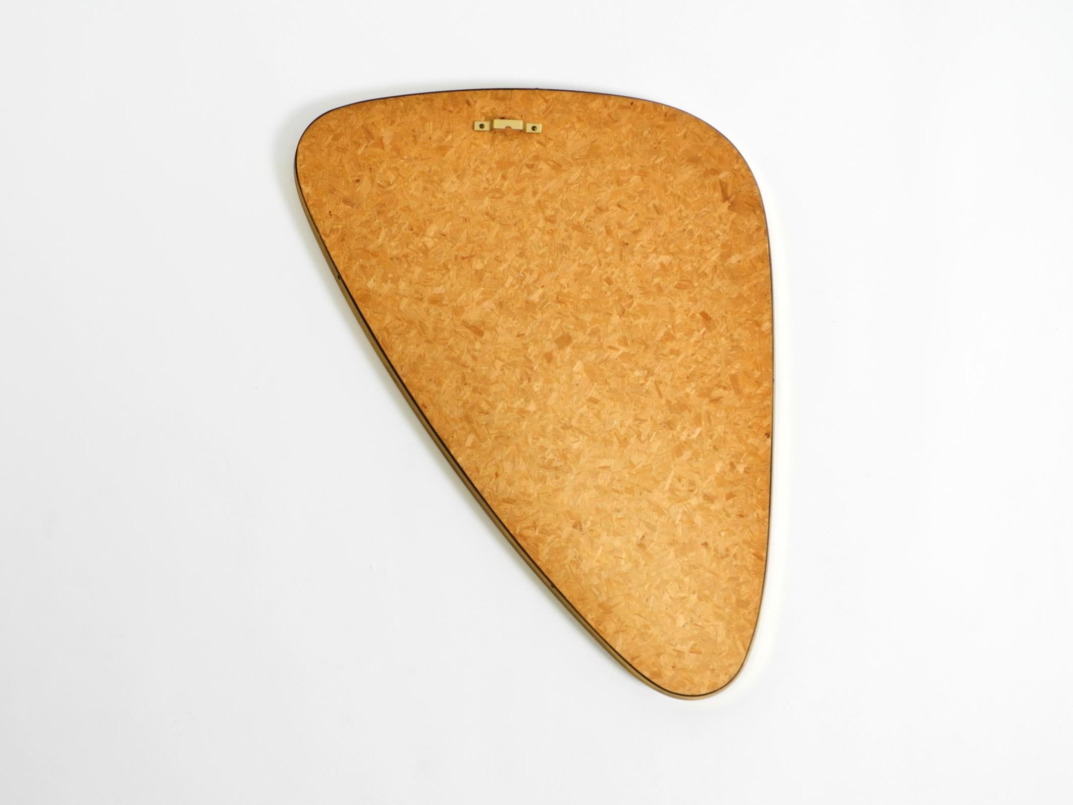 Magnifique miroir mural réniforme en laiton du milieu du siècle de Münchner Zierspiegel. en vente 9