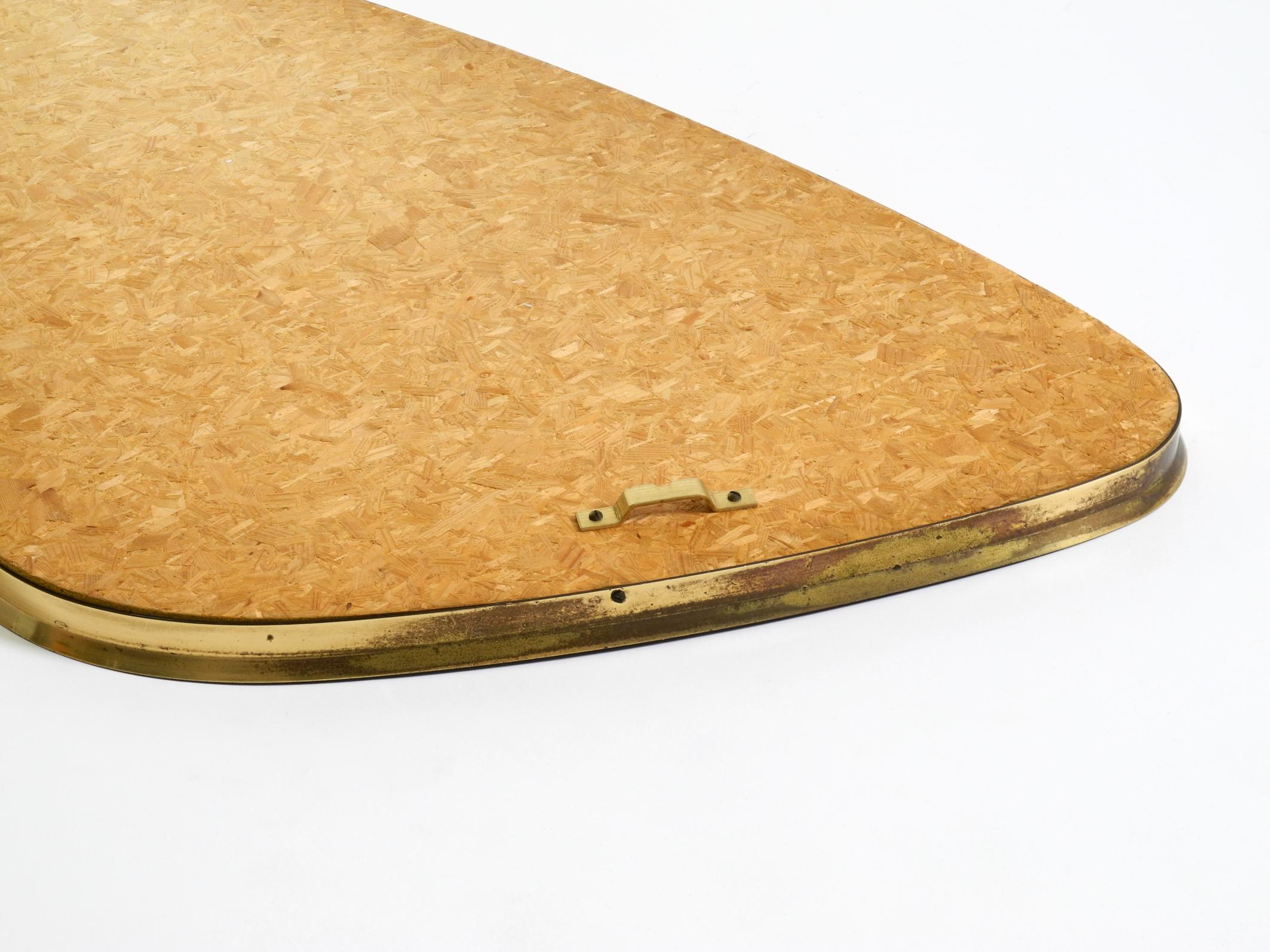 Magnifique miroir mural réniforme en laiton du milieu du siècle de Münchner Zierspiegel. en vente 11