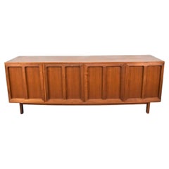 Vintage Beautiful Mid Century Danish Modern 4 Door credenza with 6 drawers 3 keys