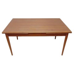 Magnifique table de salle à manger en teck d'extension danoise moderne du milieu du siècle Hornslet