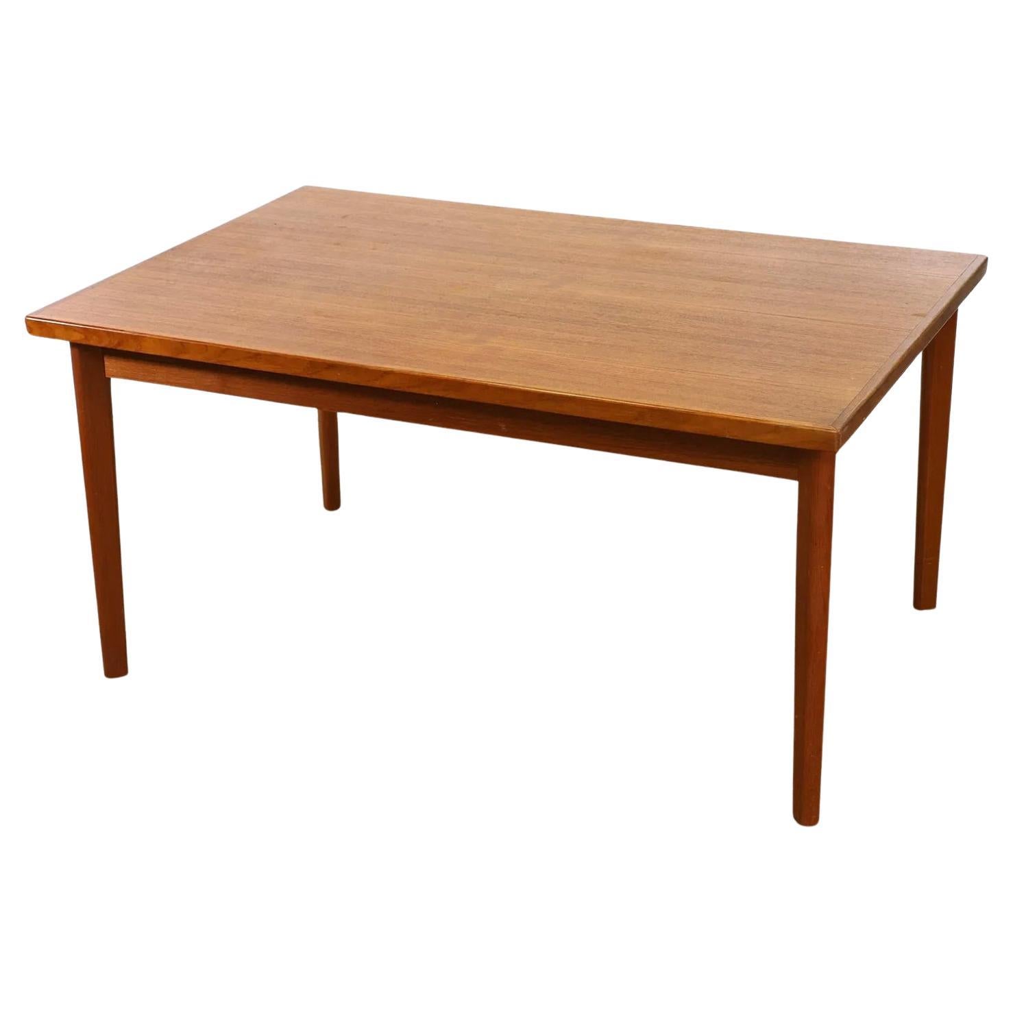 Schöne Mid Jahrhundert Dänisch Modern Teak kleine Rechteck Erweiterung Esstisch (Moderne der Mitte des Jahrhunderts) im Angebot