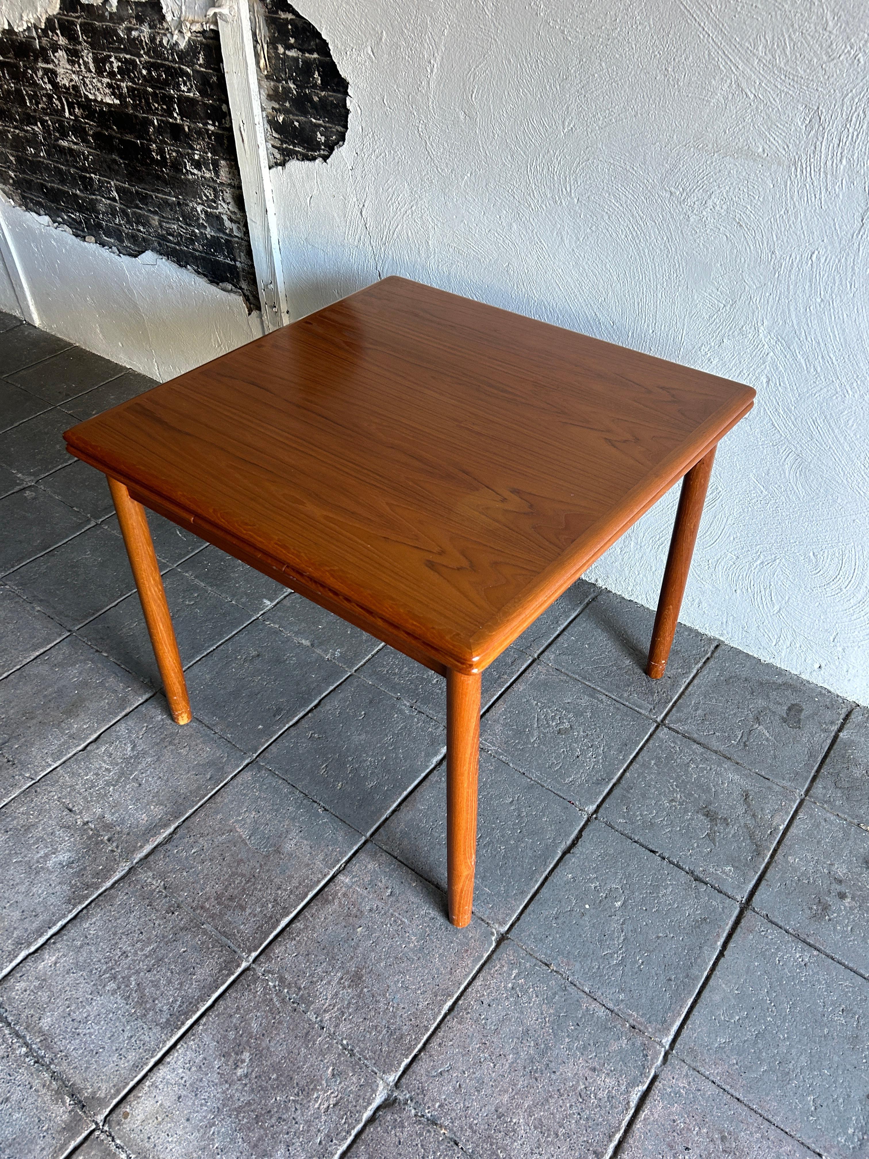Woodwork Beautiful Mid century Danish Modern teak small square extension dining table For Sale