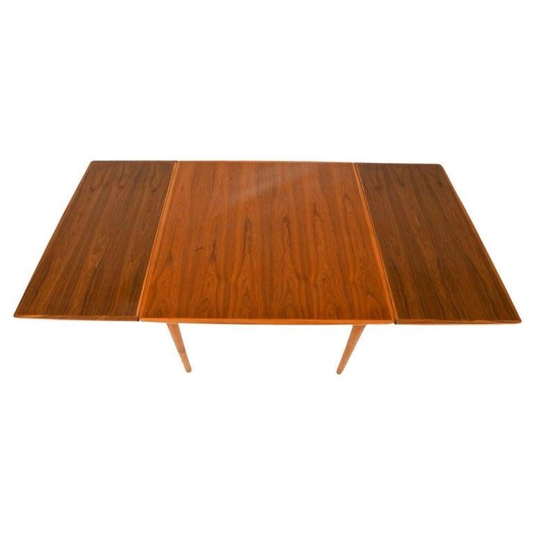Danois Magnifique table de salle à manger carrée en teck Danish Modern du milieu du siècle dernier Cado en vente