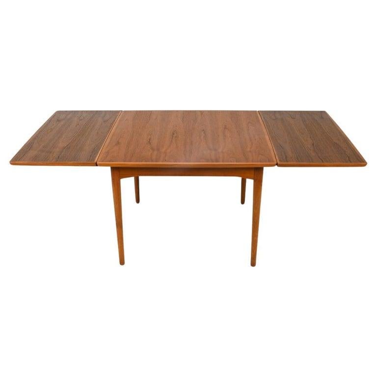 Travail du bois Magnifique table de salle à manger carrée en teck Danish Modern du milieu du siècle dernier Cado en vente