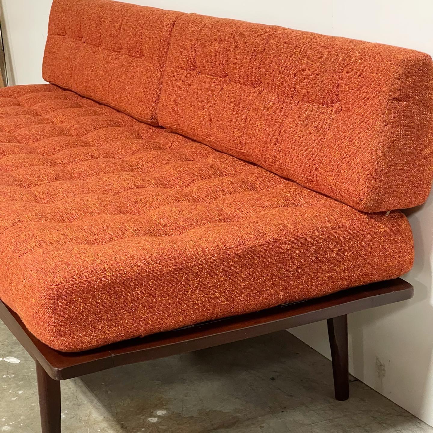 Beautiful Mid Century Daybed 2