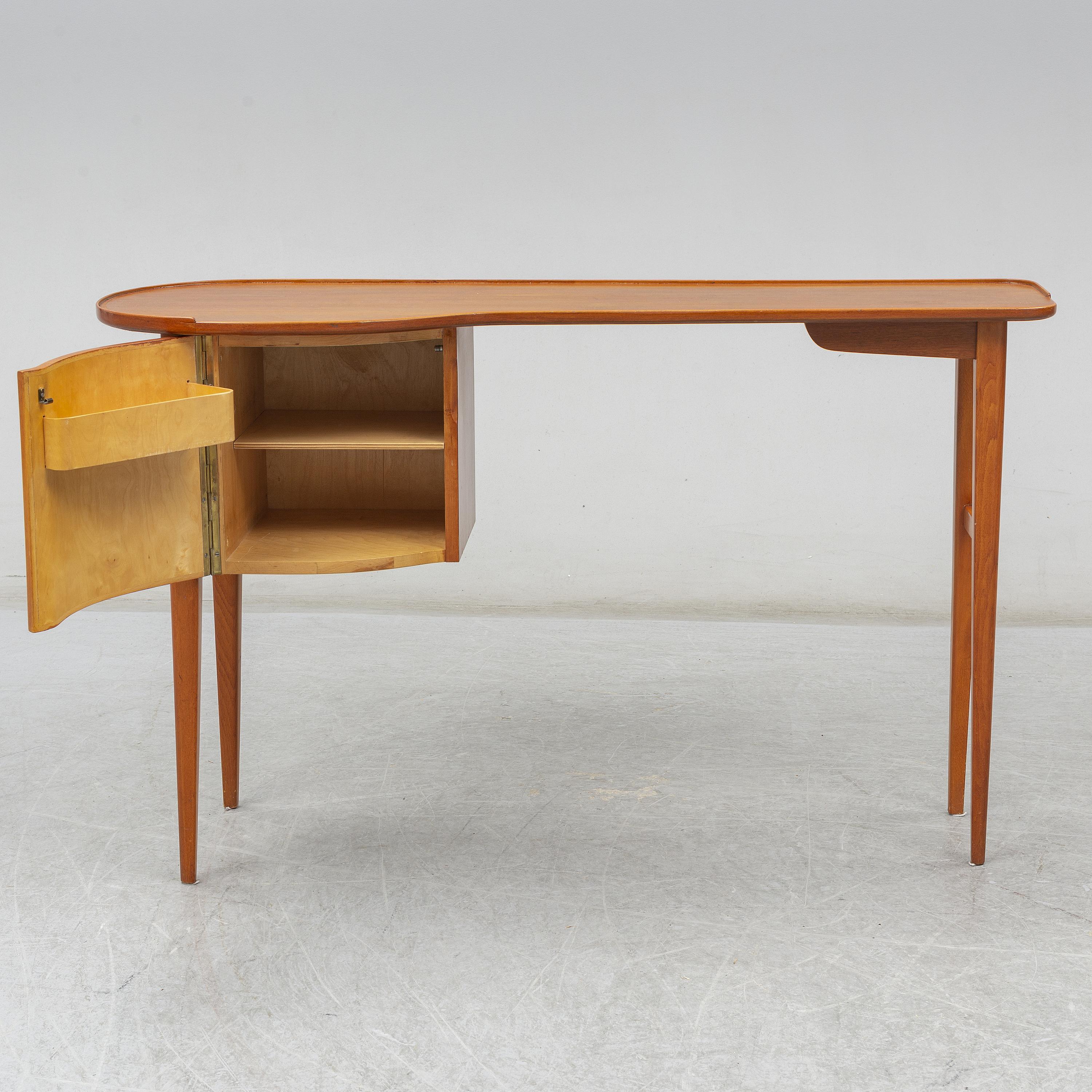 Mid-Century Modern Midcentury Sculptural Elm Wood Desk/Console/Vanity Table, 1950s