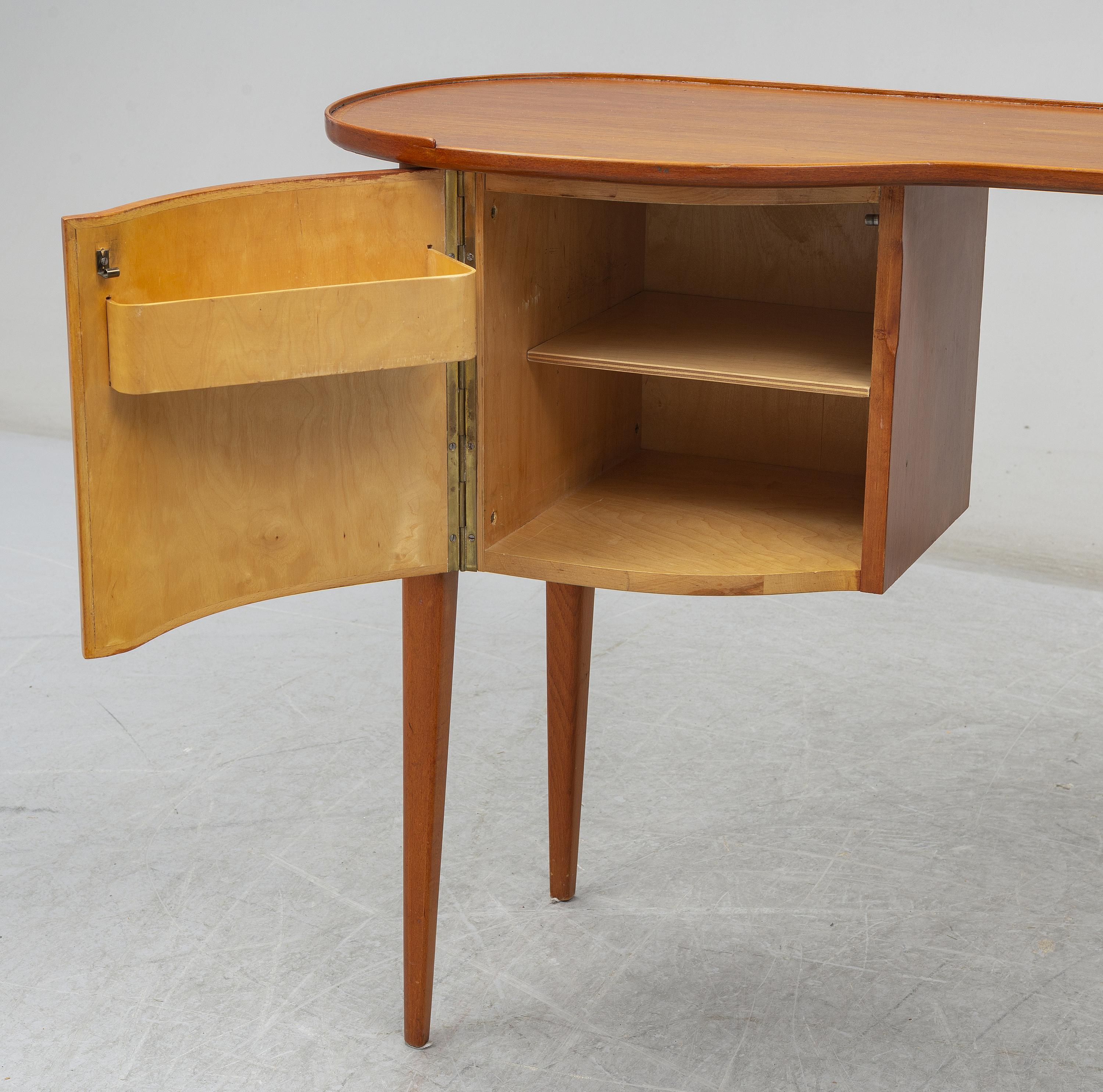 Scandinavian Midcentury Sculptural Elm Wood Desk/Console/Vanity Table, 1950s