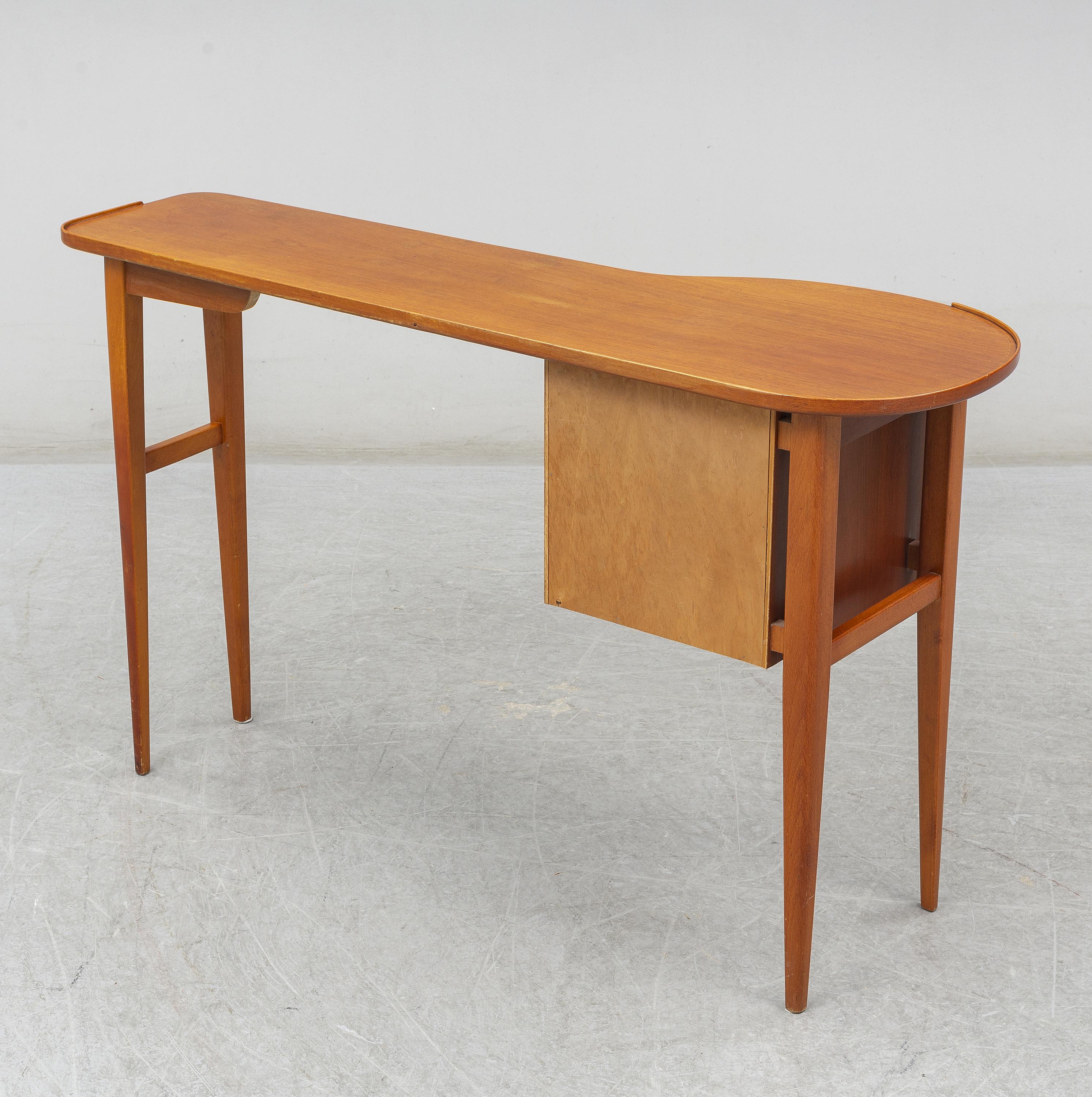 Woodwork Midcentury Sculptural Elm Wood Desk/Console/Vanity Table, 1950s