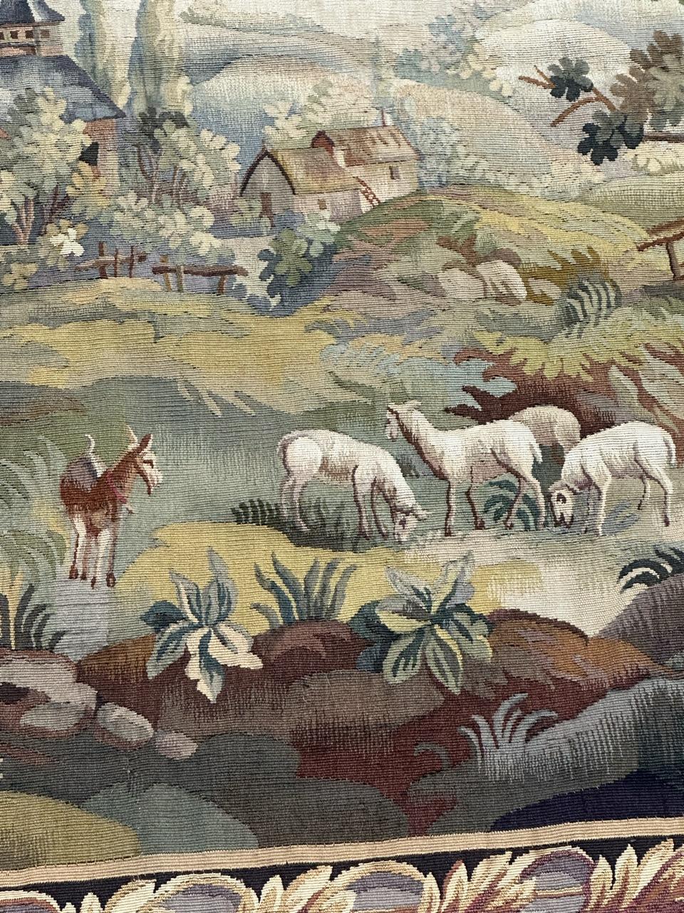 Beautiful mid century french handwoven Aubusson tapestry « The village » en Bueno estado para la venta en Saint Ouen, FR