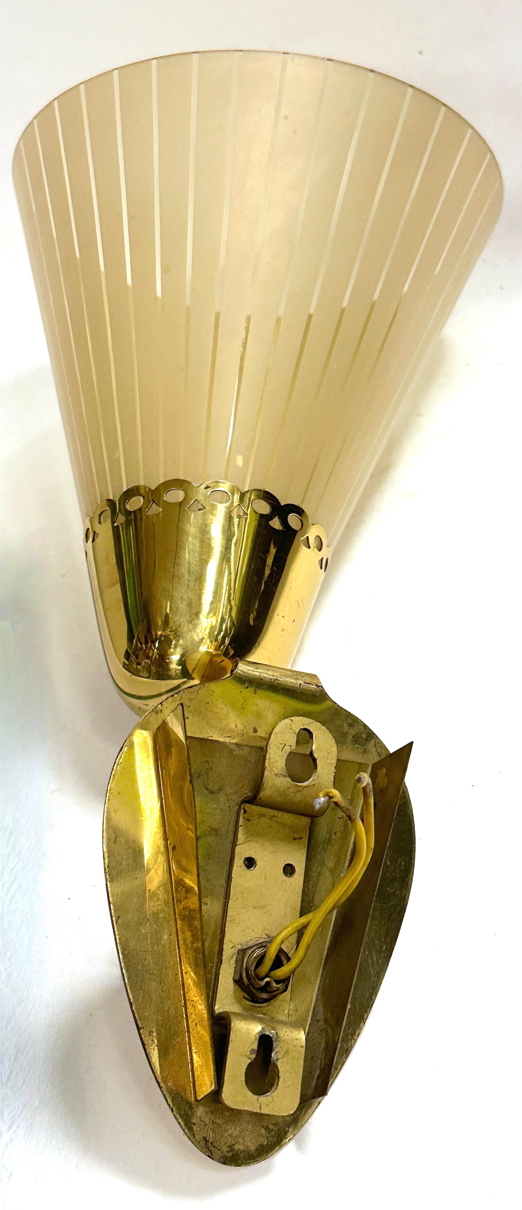 Beautiful Mid-Century German Brass & Etched Glass Sconce, 1950s For Sale 6