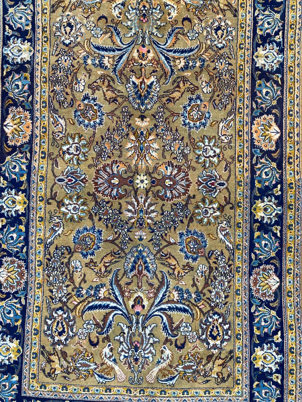 Nice mid century Kashan rug with beautiful floral and animal design and nice colors, entirely and finely hand knotted with wool velvet on cotton foundation.

✨✨✨
