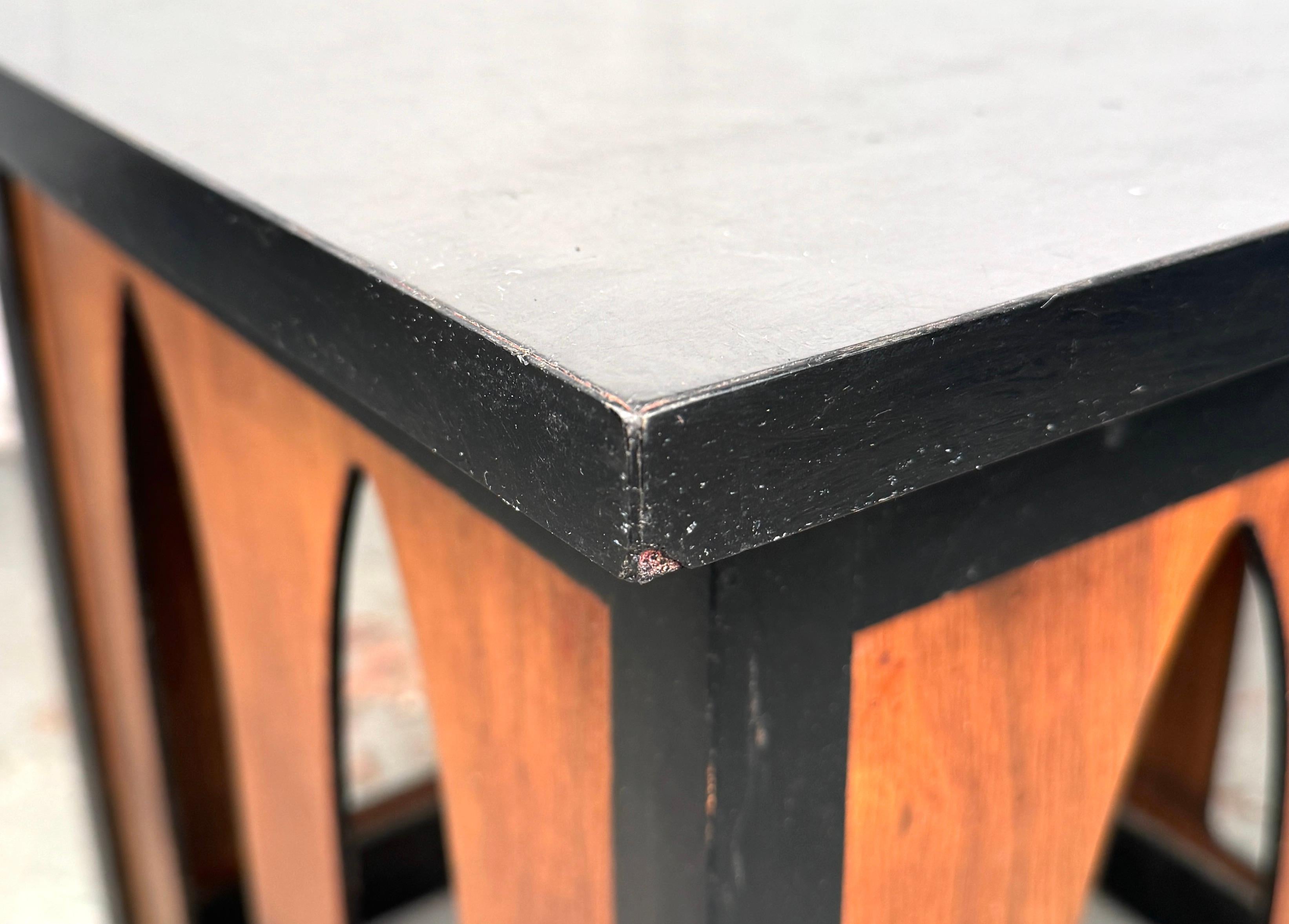 Beautiful Mid-Century Laminate Side Table For Sale 2