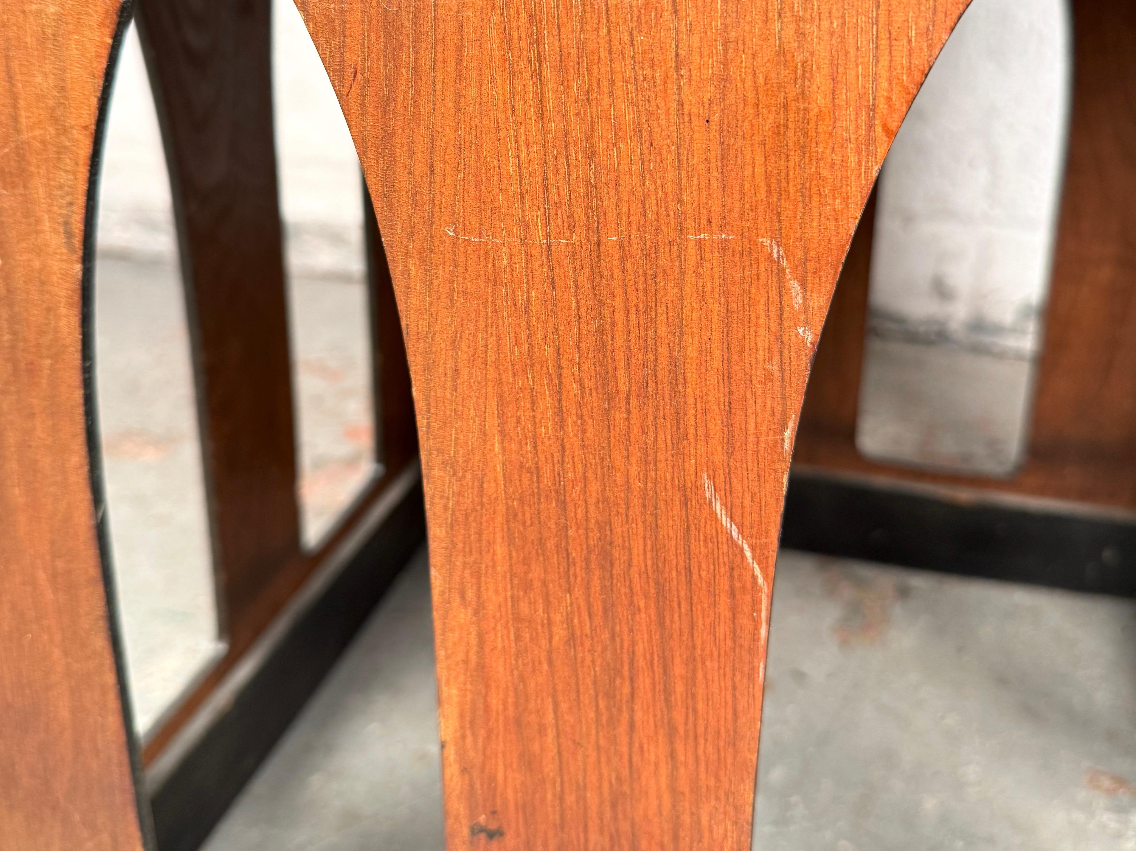 Beautiful Mid-Century Laminate Side Table For Sale 3