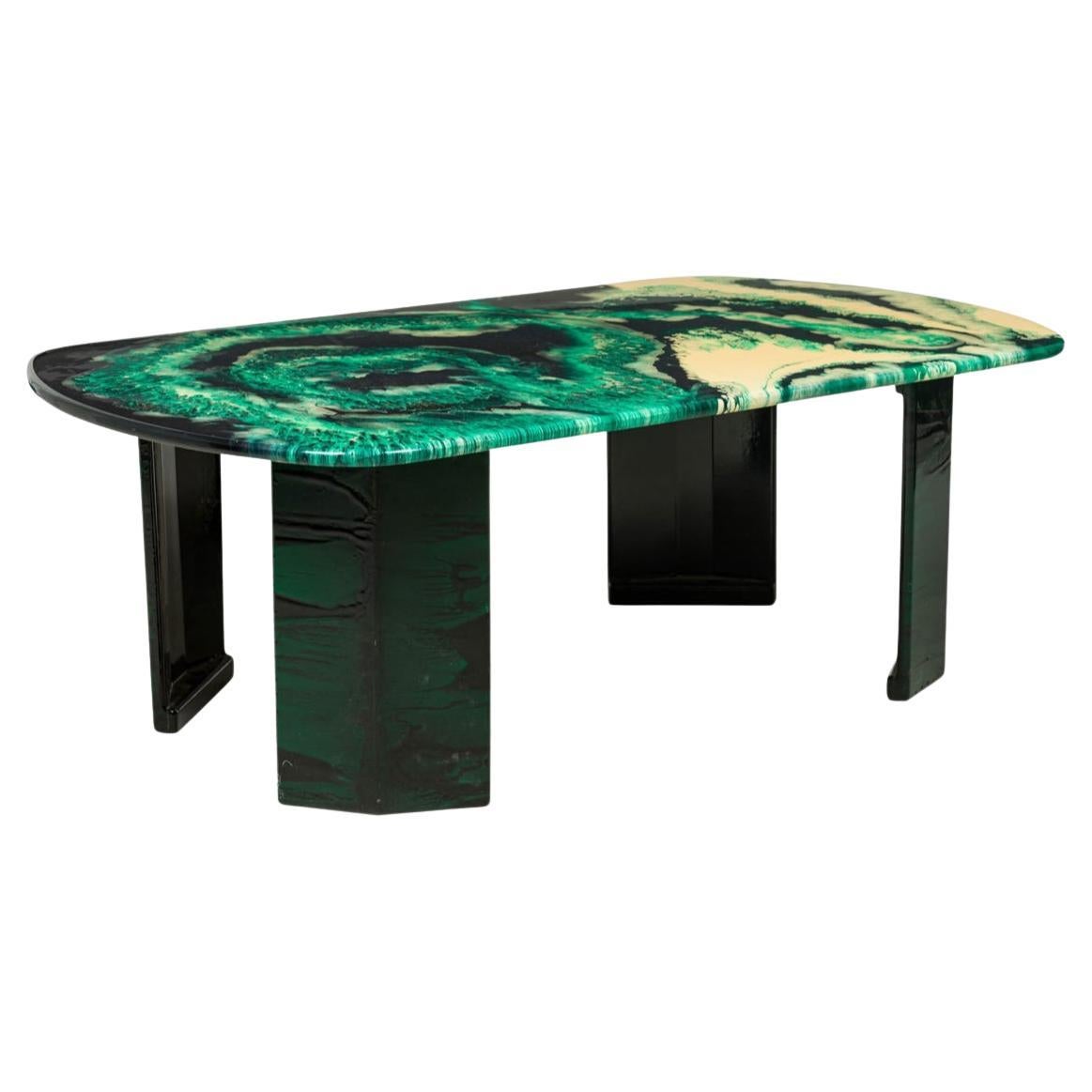 Beautiful mid century custom made malachite color green abstract resin top coffee table. In the style of Karl springer. Mid-Century American Modern coffee table with an oval shape resting on four green corner legs, the top finished in a marbled off