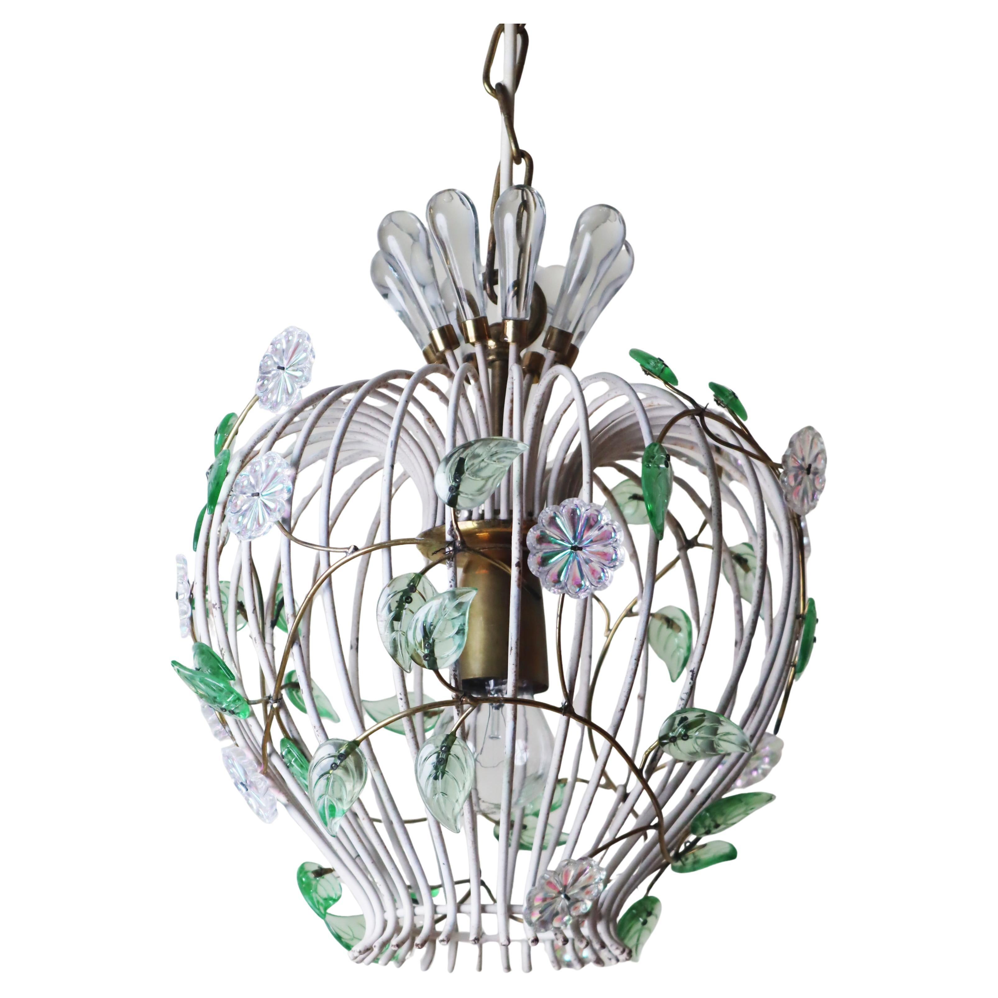 Bellissima lampada a sospensione a gabbia d'uccello moderna di metà secolo con fiori iridescenti del 1950 in vendita