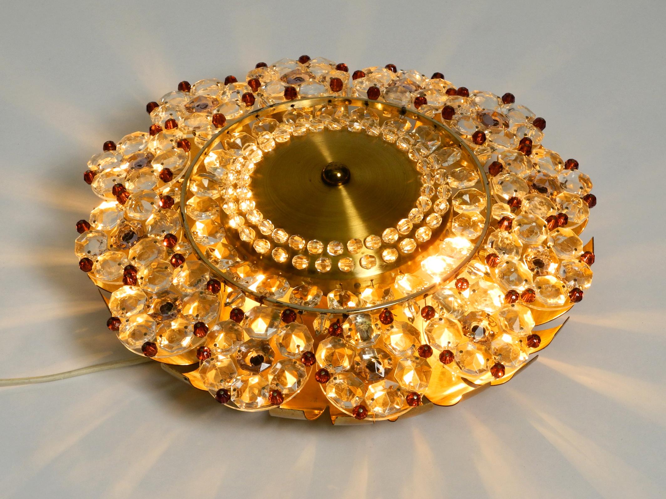 Beautiful Mid-Century Modern Ceiling Lamp Made of Glass Stones and Brass Frame In Good Condition For Sale In München, DE