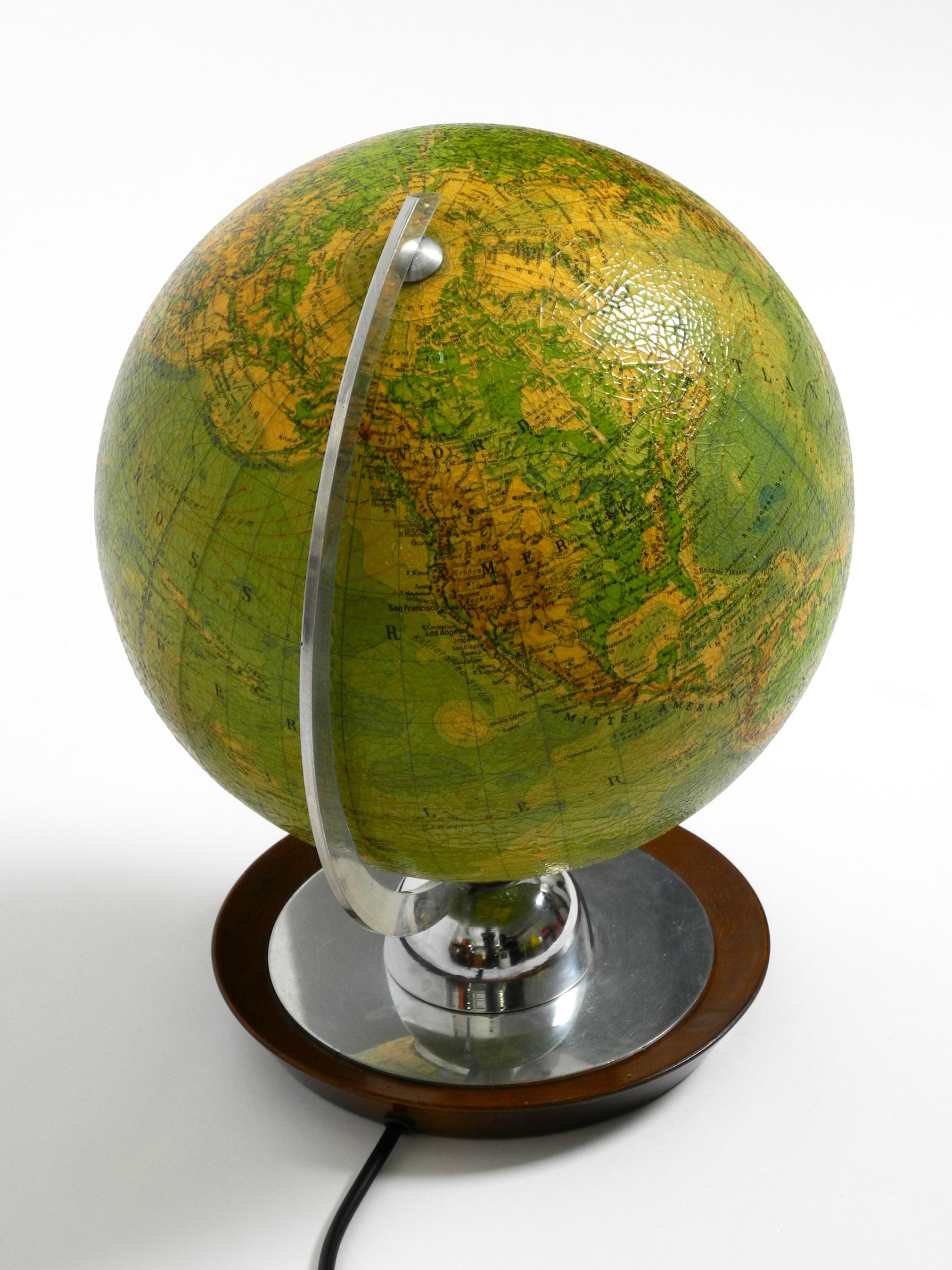 Beautiful Midcentury Modern Glass Illuminated Globe from Jro Globus 4