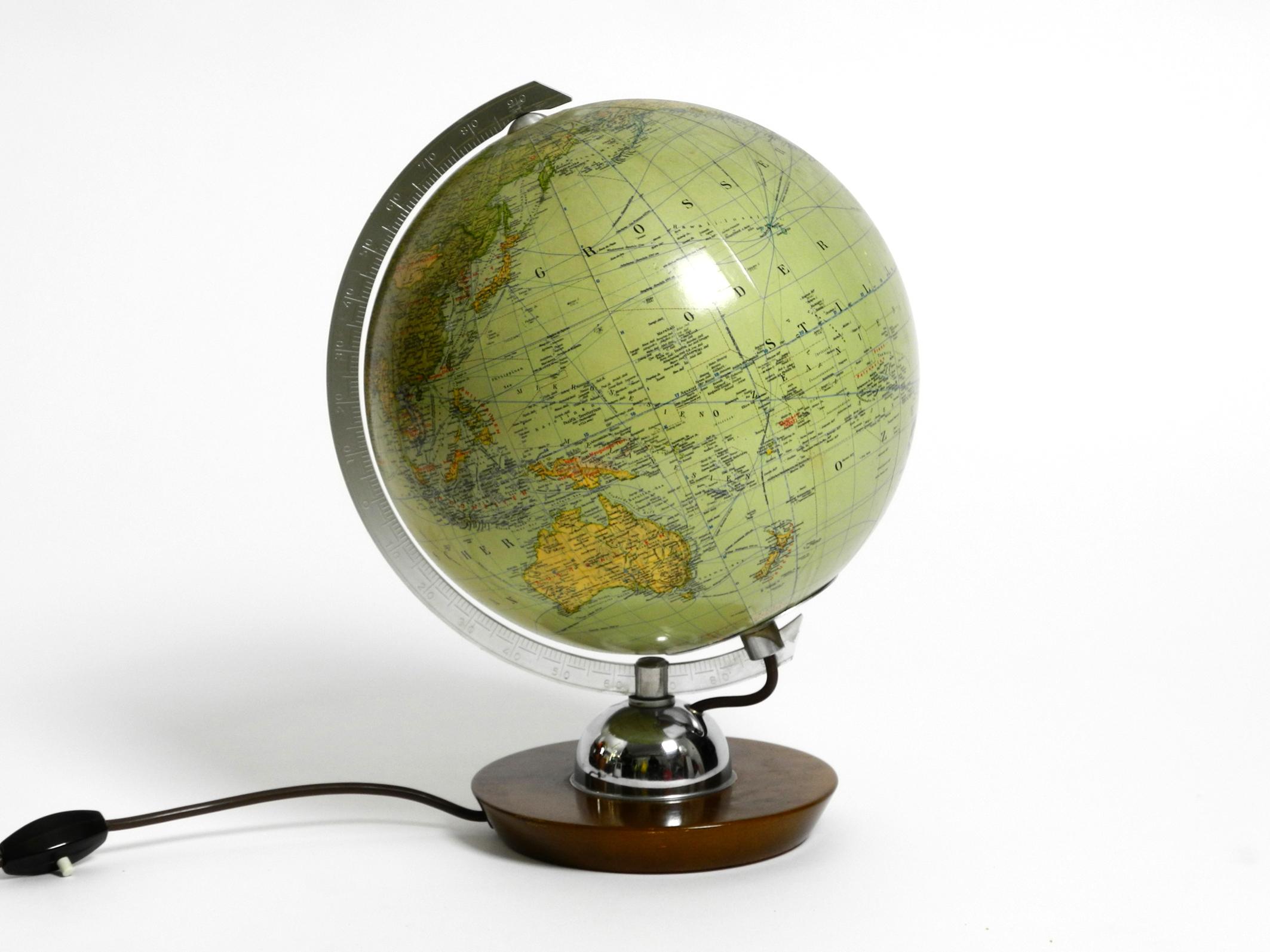Beautiful Mid Century Modern glass light globe from JRO Globus Germany  For Sale 8