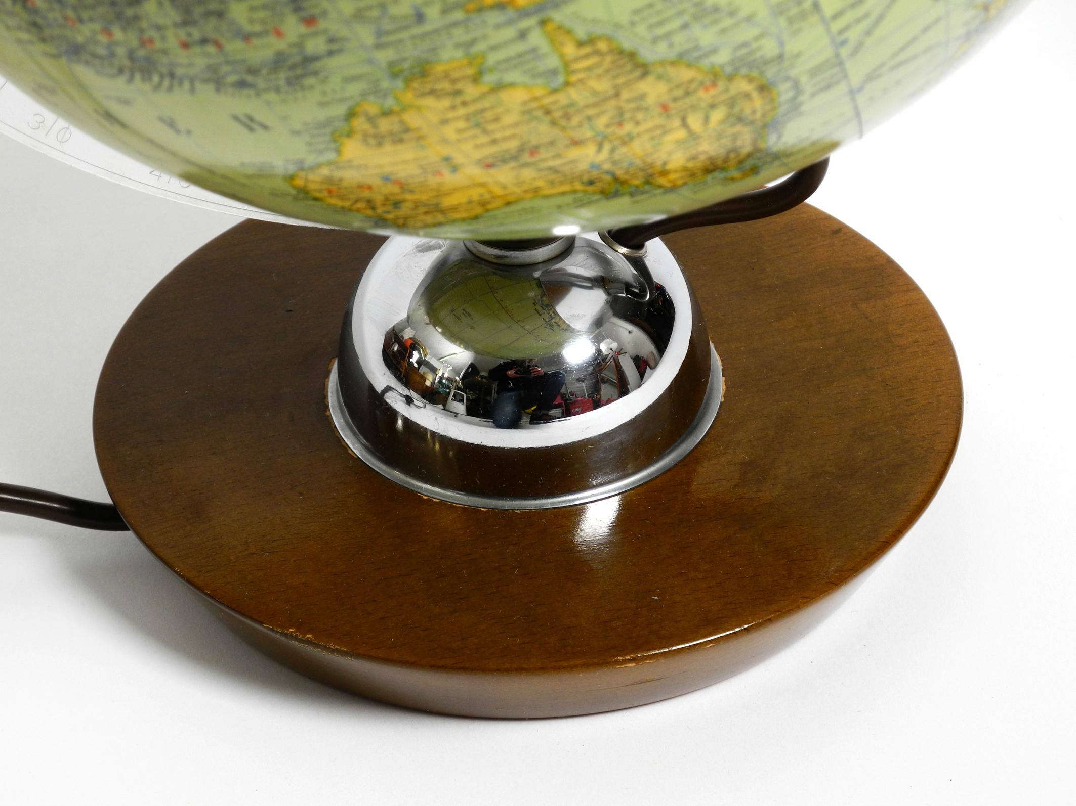 Mid-20th Century Beautiful Mid Century Modern glass light globe from JRO Globus Germany  For Sale