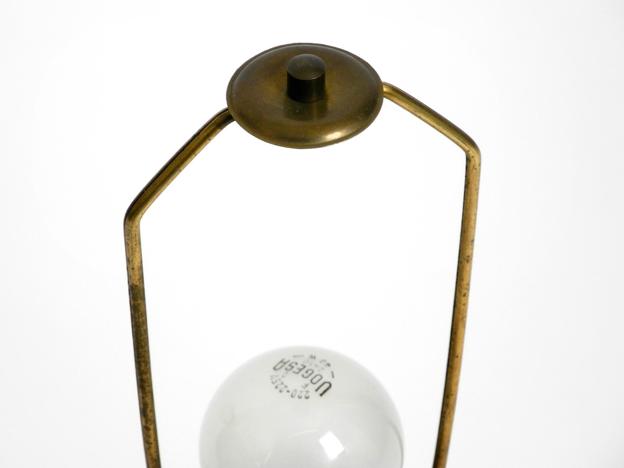Schöne Mid-Century-Modern-Tischlampe aus Glas von WMF Ikora mit zwei Fassungen im Angebot 7