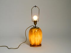 Bellissima lampada da tavolo in vetro del Mid Century Modern di WMF Ikora con due prese di corrente