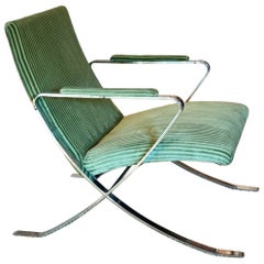 Precioso sillón moderno de mediados de siglo con rayas de terciopelo verde de hacia 1960
