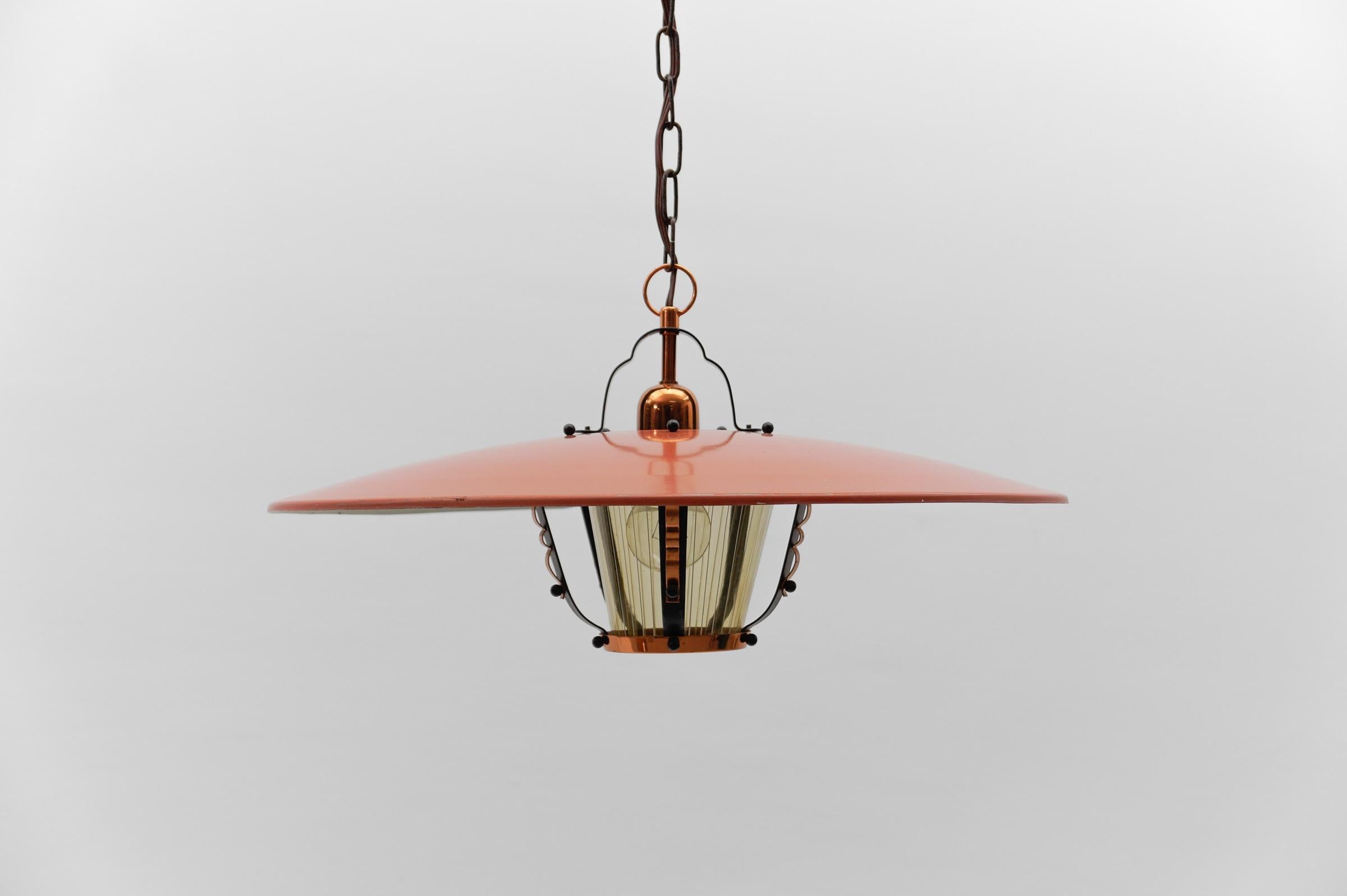 Beautiful Mid-Century Modern hanging lamp in Glass, Copper and Metal, 1950s For Sale 1
