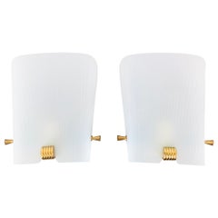 Beautiful Mid-Century Modern Pair of White Wall Lamps, 1960s, France Vintage Beautiful Mid-Century Modern Pair of White Wall Lamps, 1960s, France