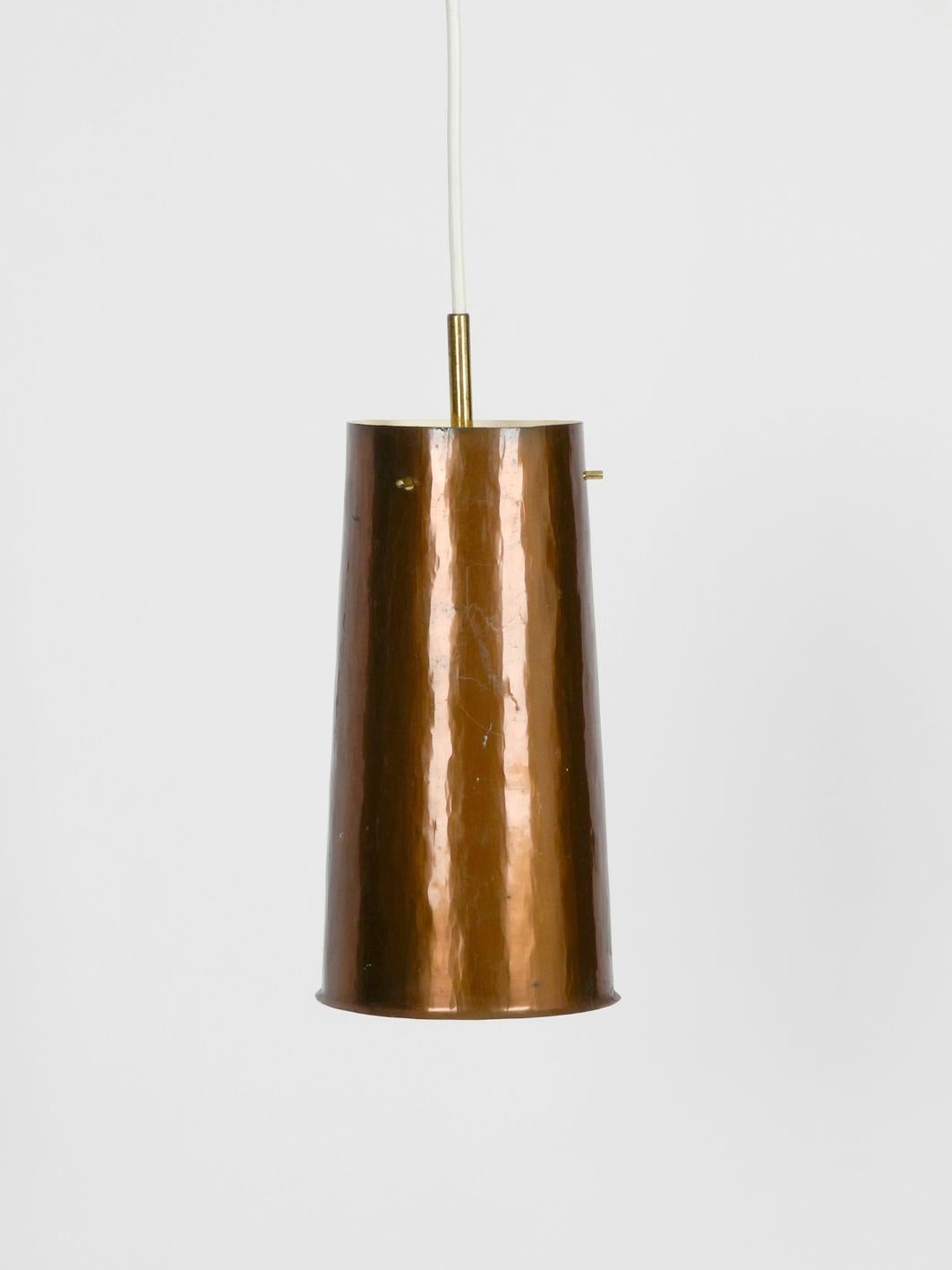 Beautiful Mid-Century Modern Pendant Lamp Made of Copper Shaped like a Cone In Good Condition For Sale In München, DE