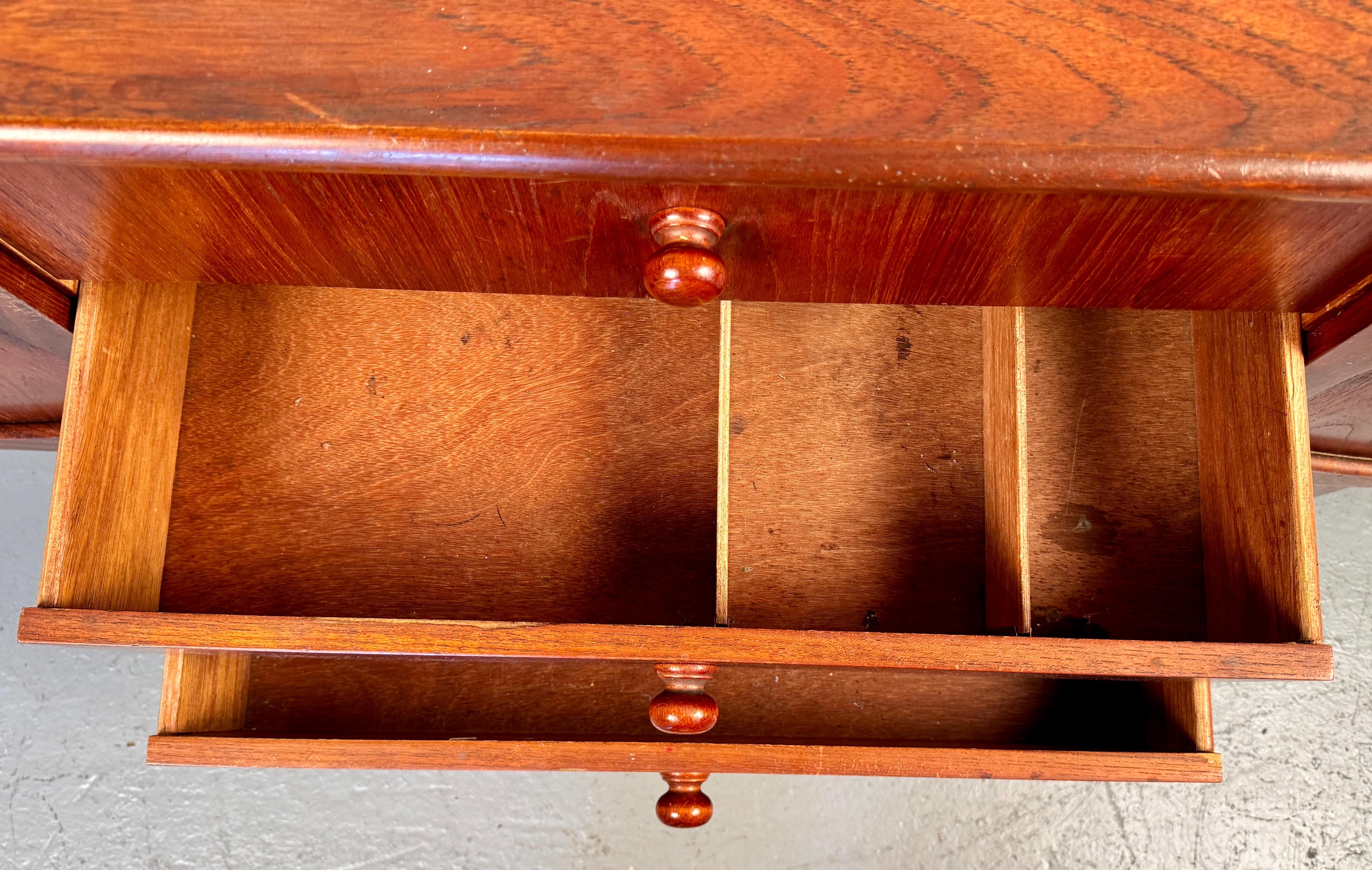 Beautiful Mid-Century Modern Sideboard For Sale 2