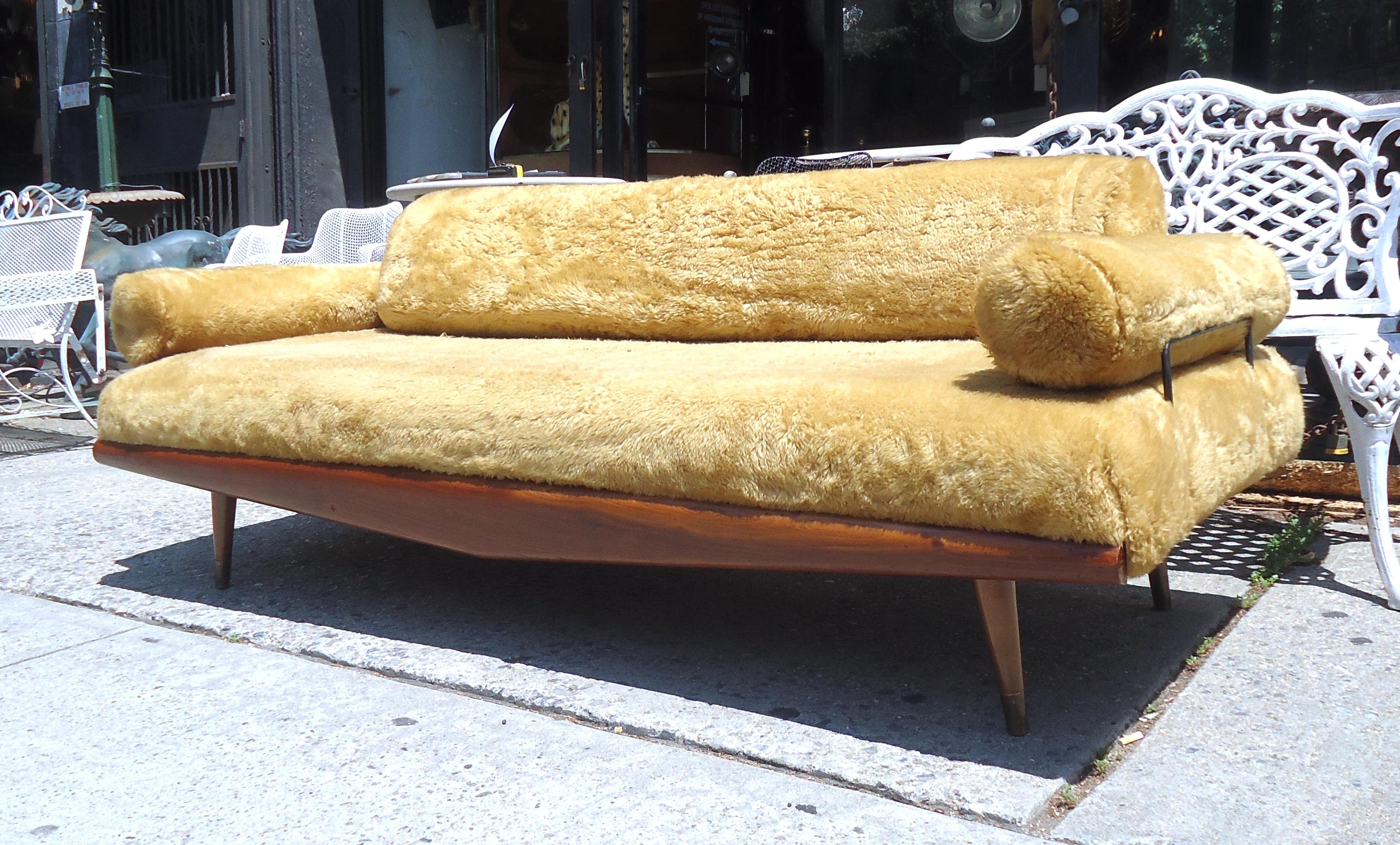 Vintage modern Pearsall style sofa features tapered legs, yellow upholstery and metal accents to frame.
Please confirm item location (NY or NJ).