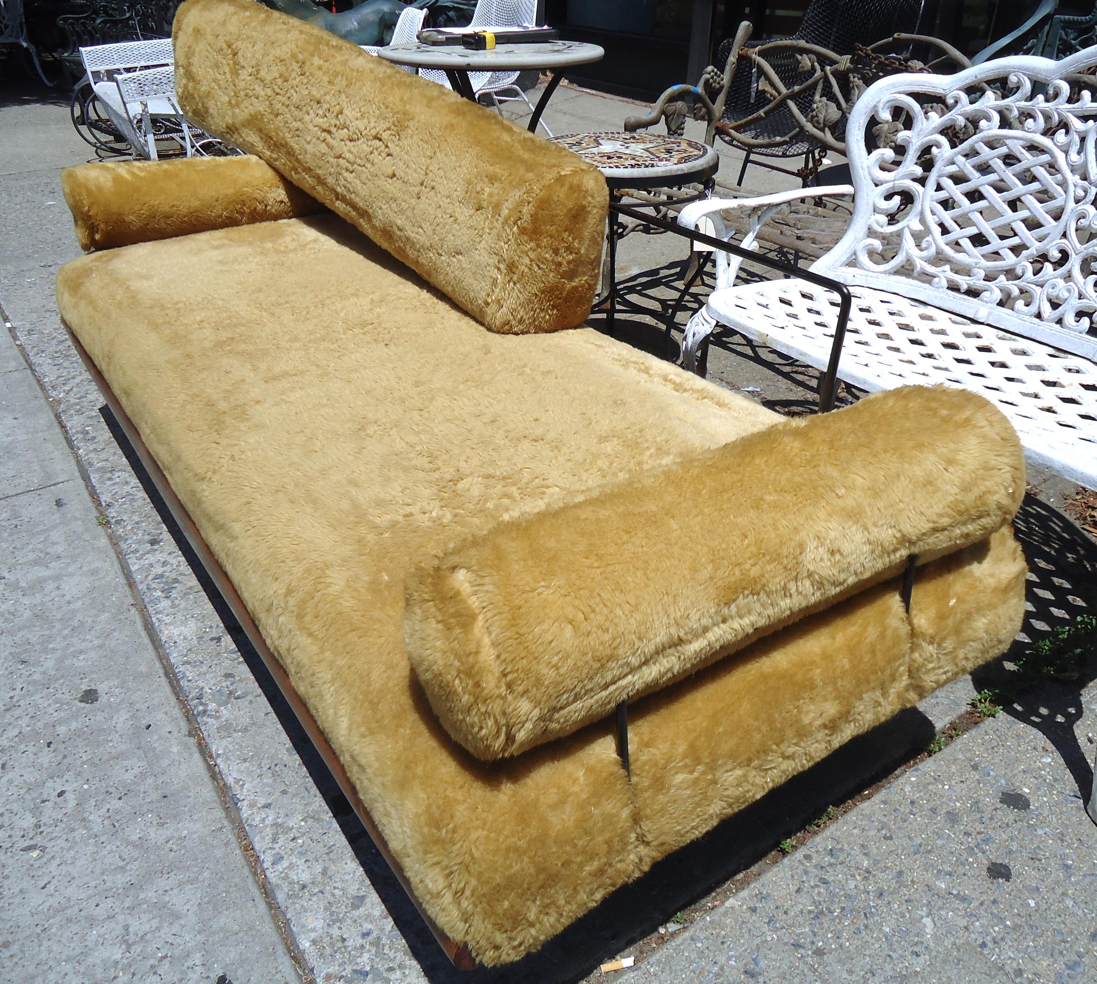 Beautiful Mid-Century Modern Sofa 4