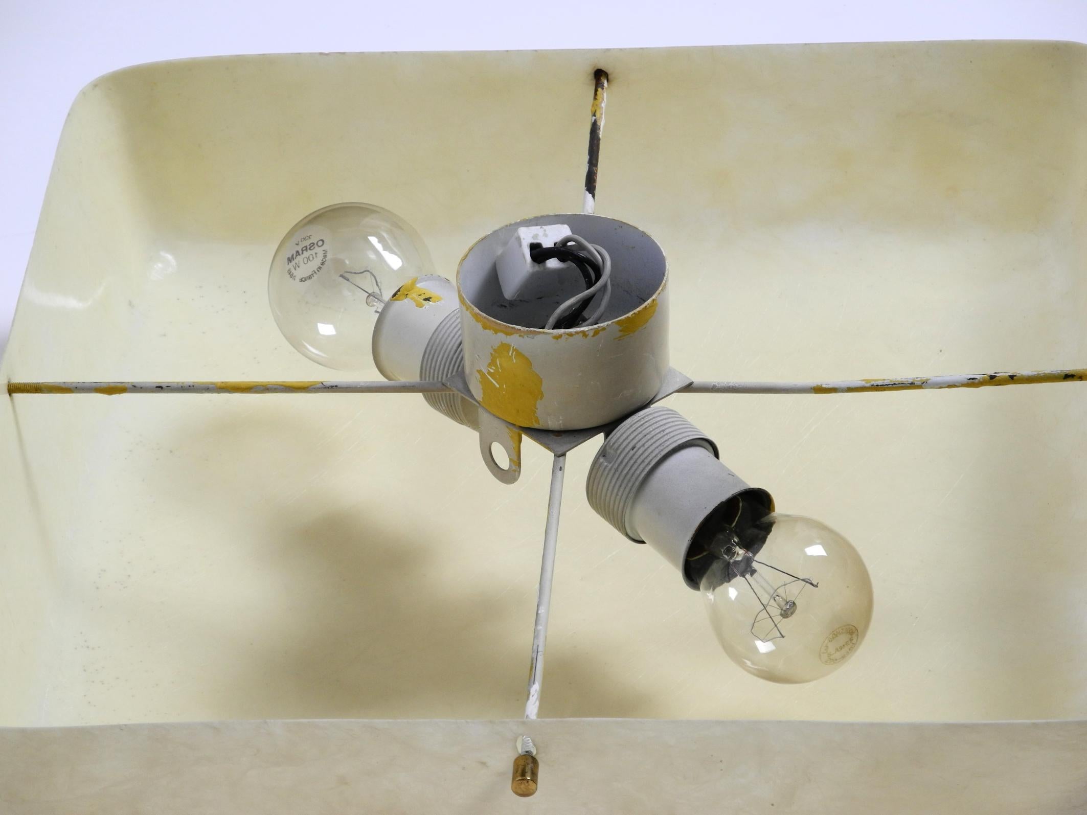 Bellissima lampada da soffitto o da parete in fibra di vetro quadrata del Mid Century Modern in vendita 10