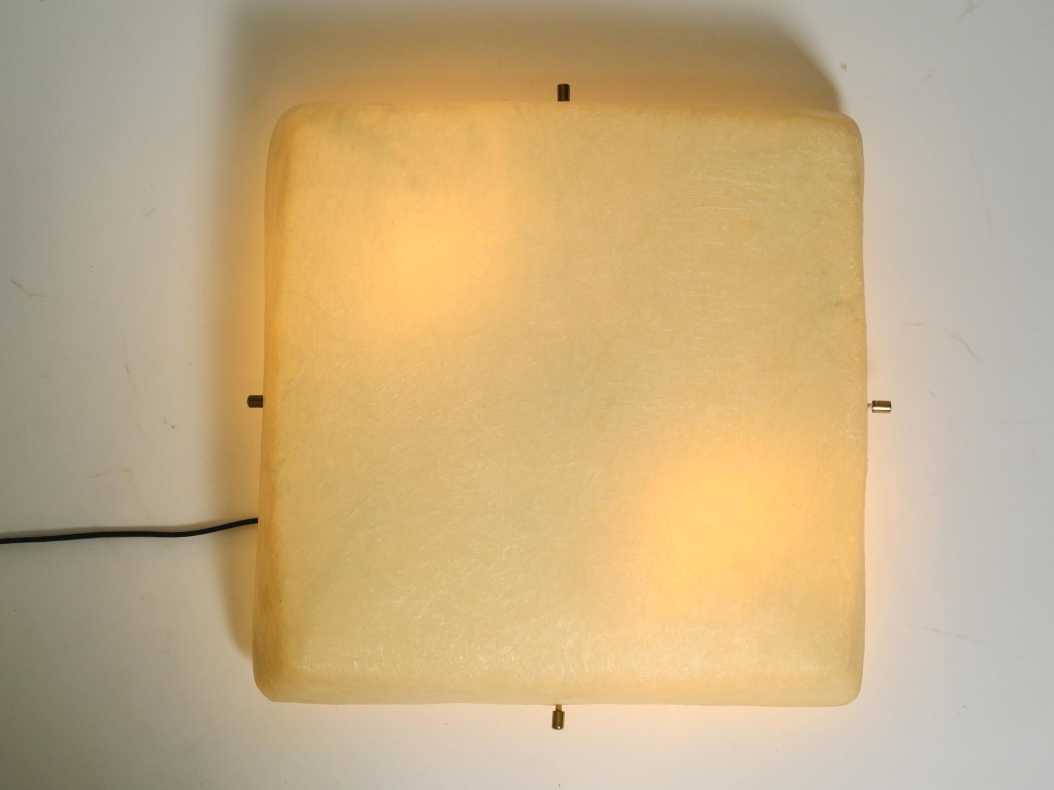 Metallo Bellissima lampada da soffitto o da parete in fibra di vetro quadrata del Mid Century Modern in vendita