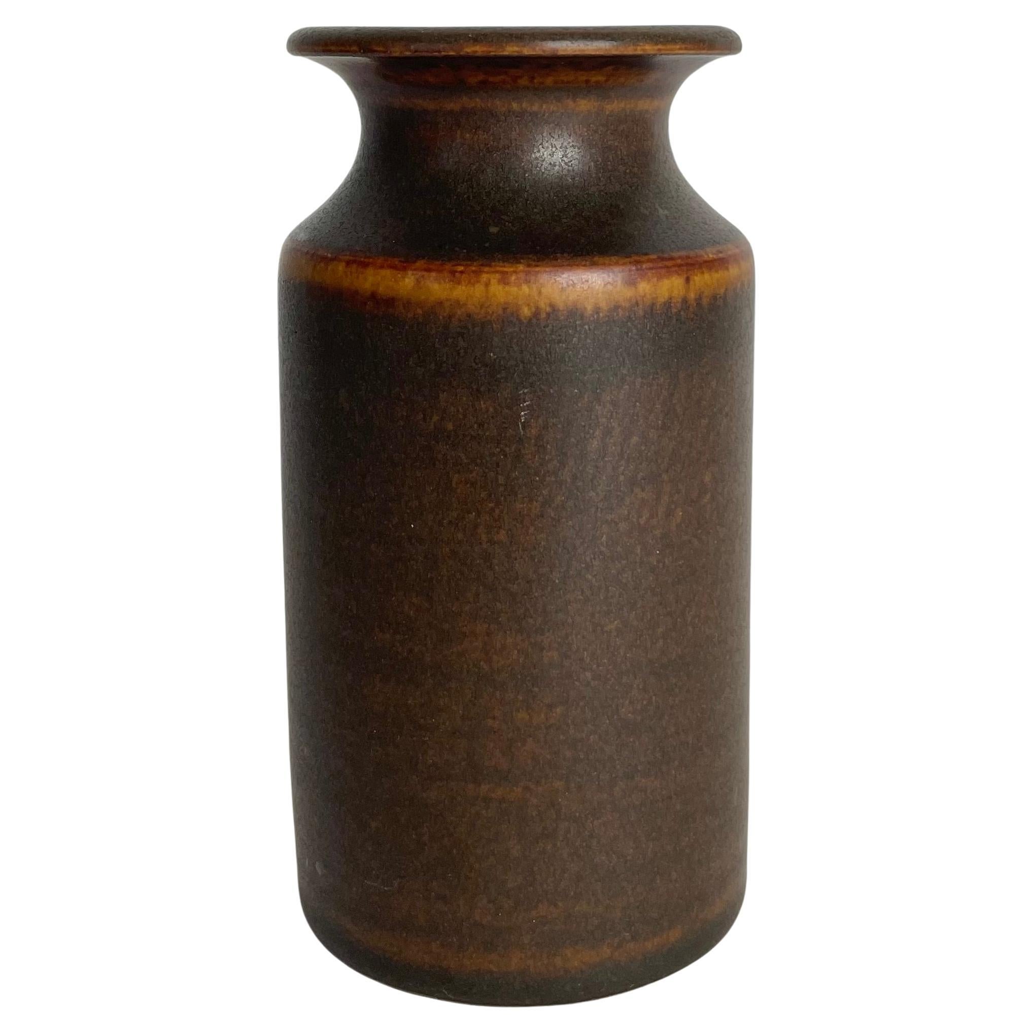 Bellissimo vaso in gres di Erich and Ingrid Triller, Tobo, della linea Mid-Century Modern in vendita