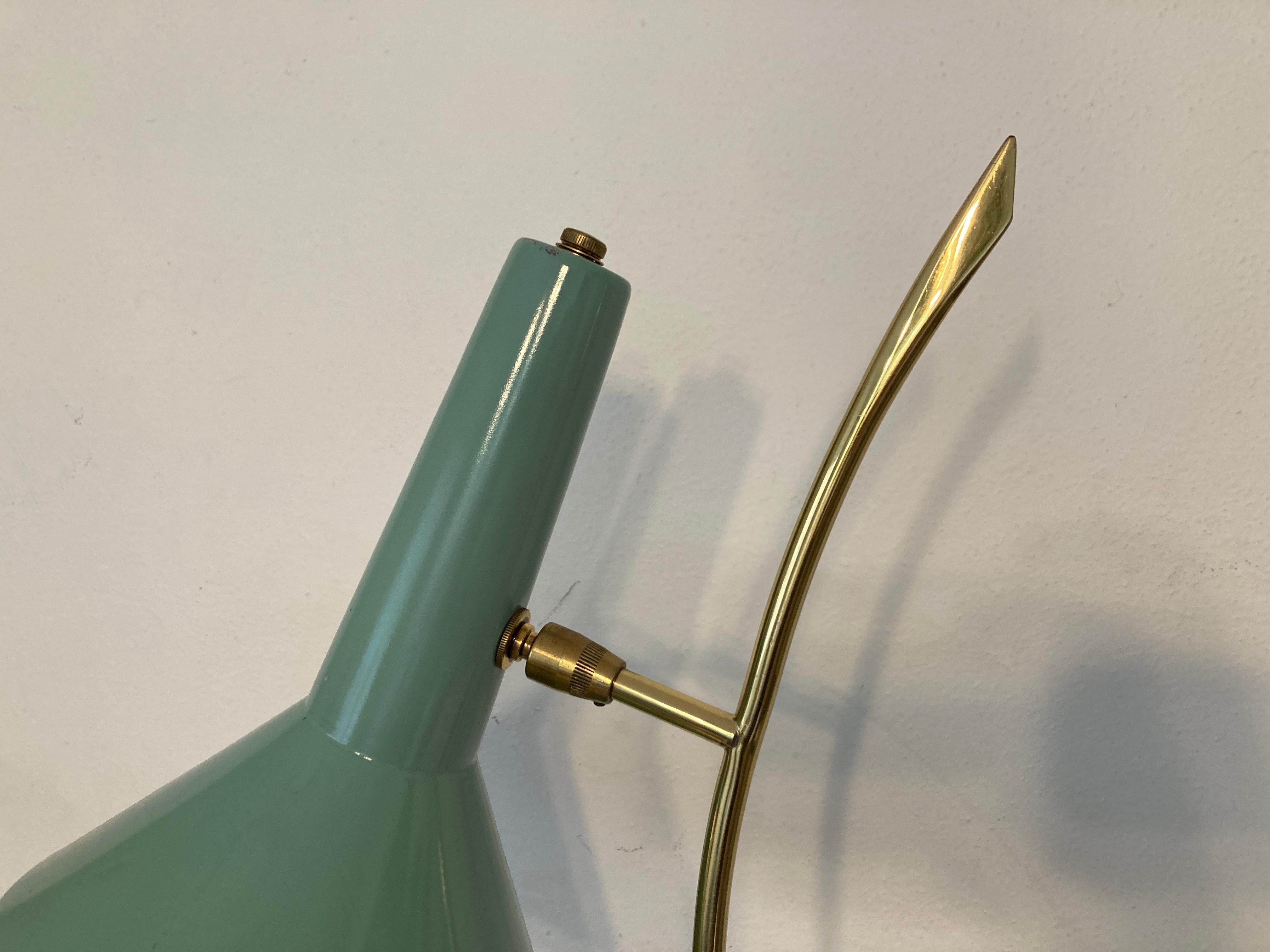 Beautiful Mid Century Modern Table Lamp, Brass, Walnut, 1950s For Sale 9
