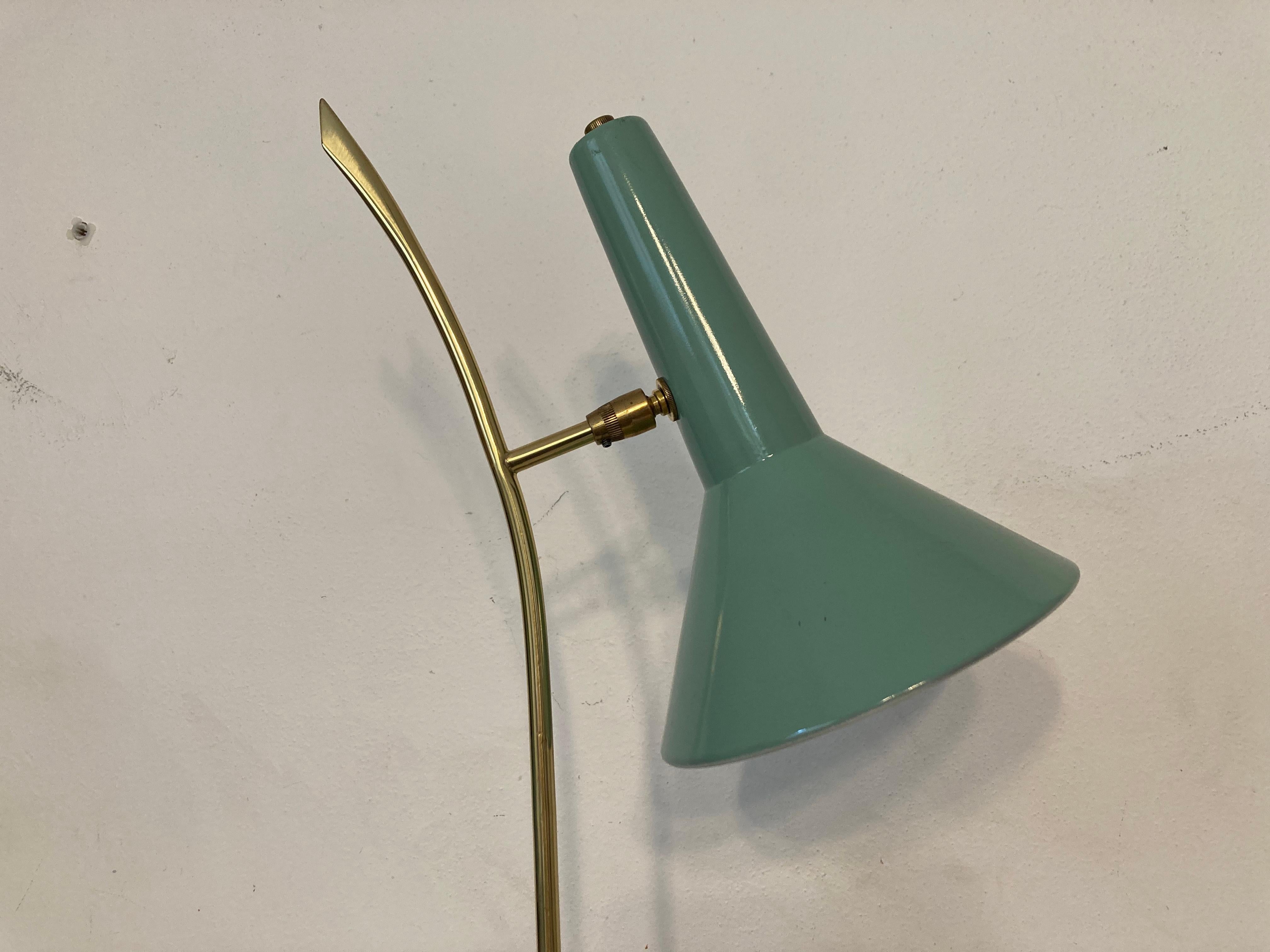 Beautiful Mid Century Modern Table Lamp, Brass, Walnut, 1950s For Sale 14